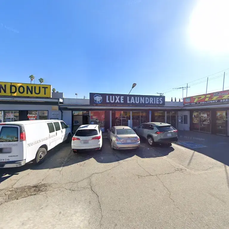 Lavanderia Laundromat - Image 17