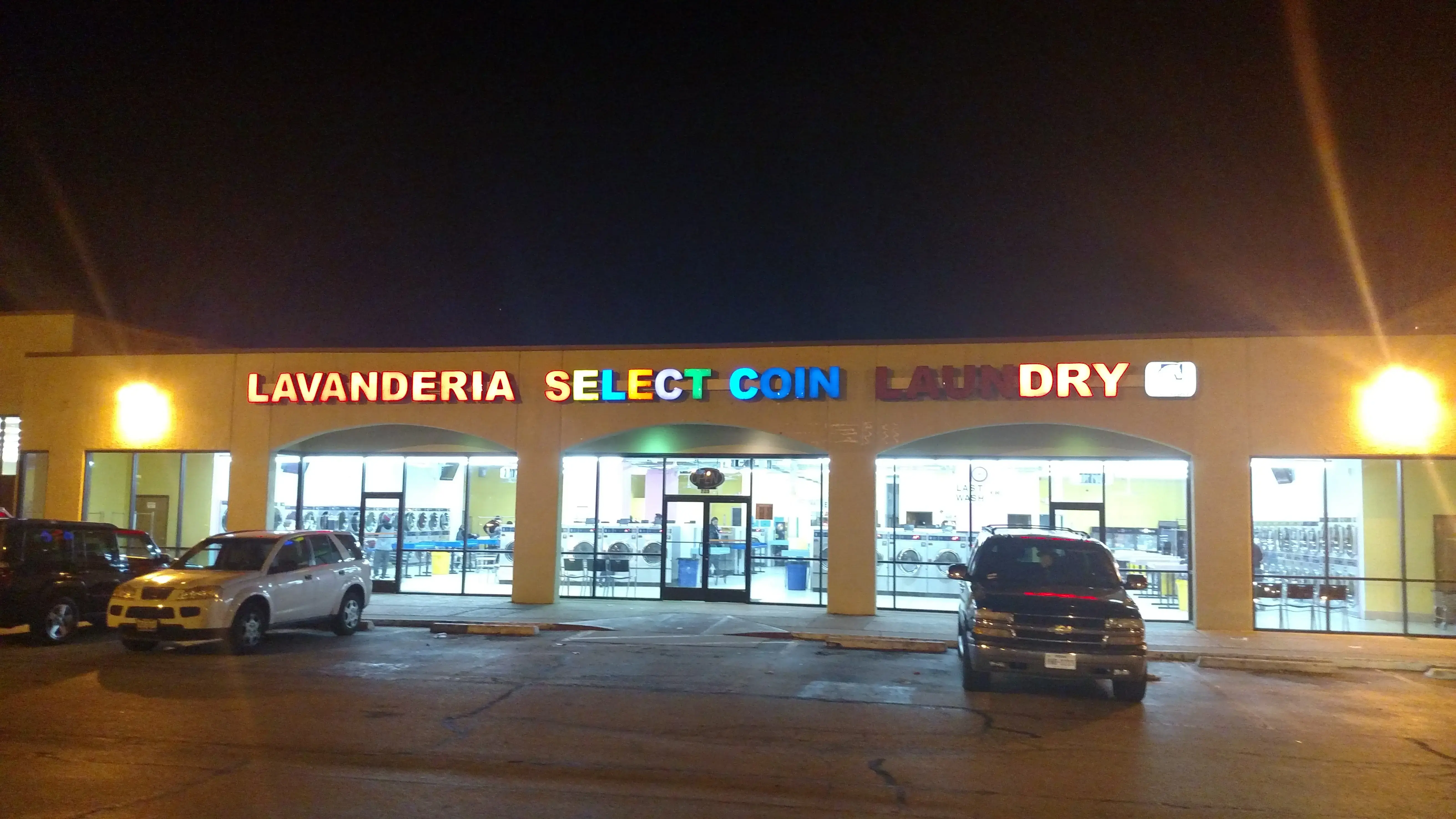 Lavanderia Select Coin Laundromat thumbnail 6