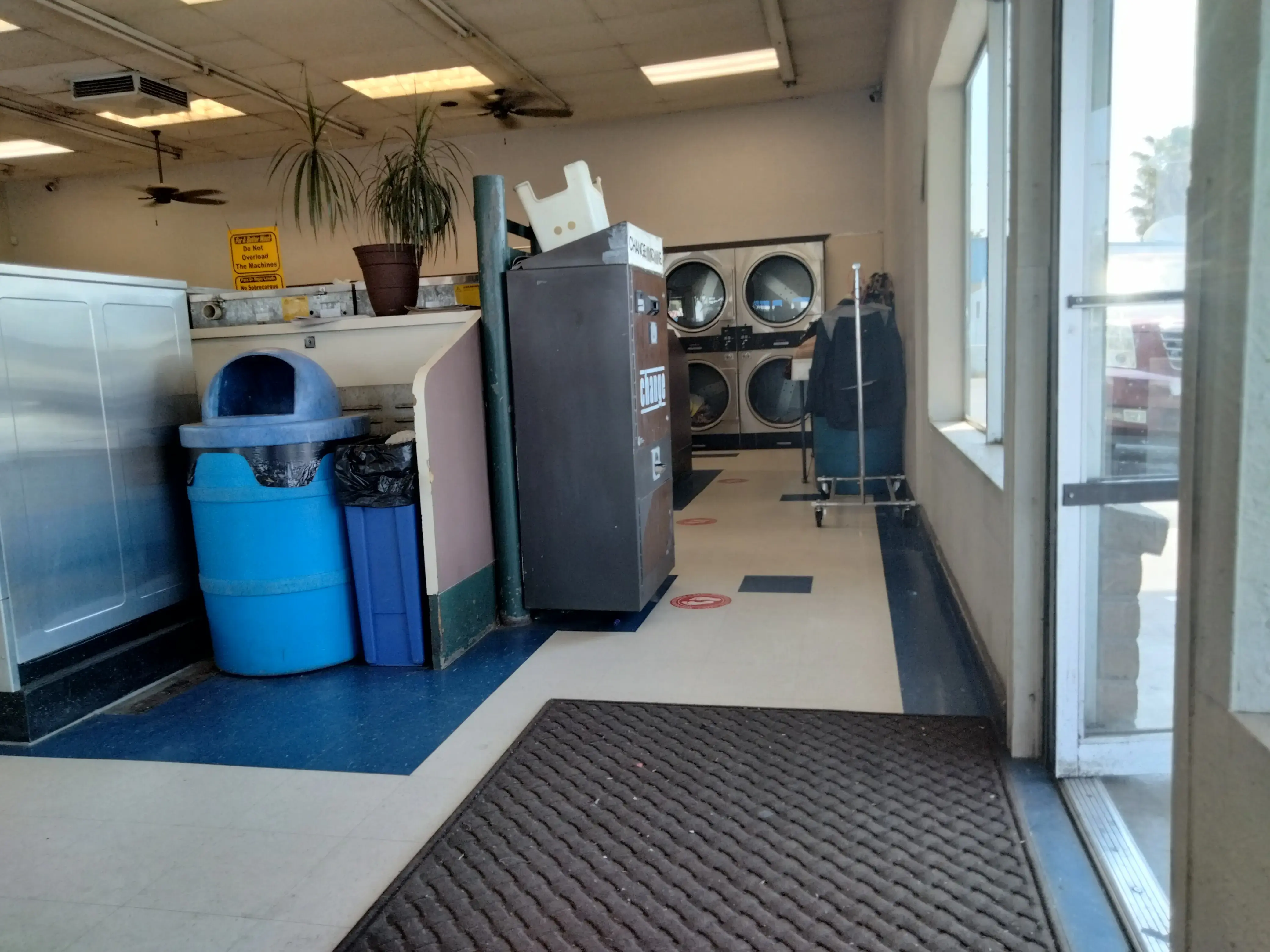 Lavanderia Wash & Dry thumbnail 1
