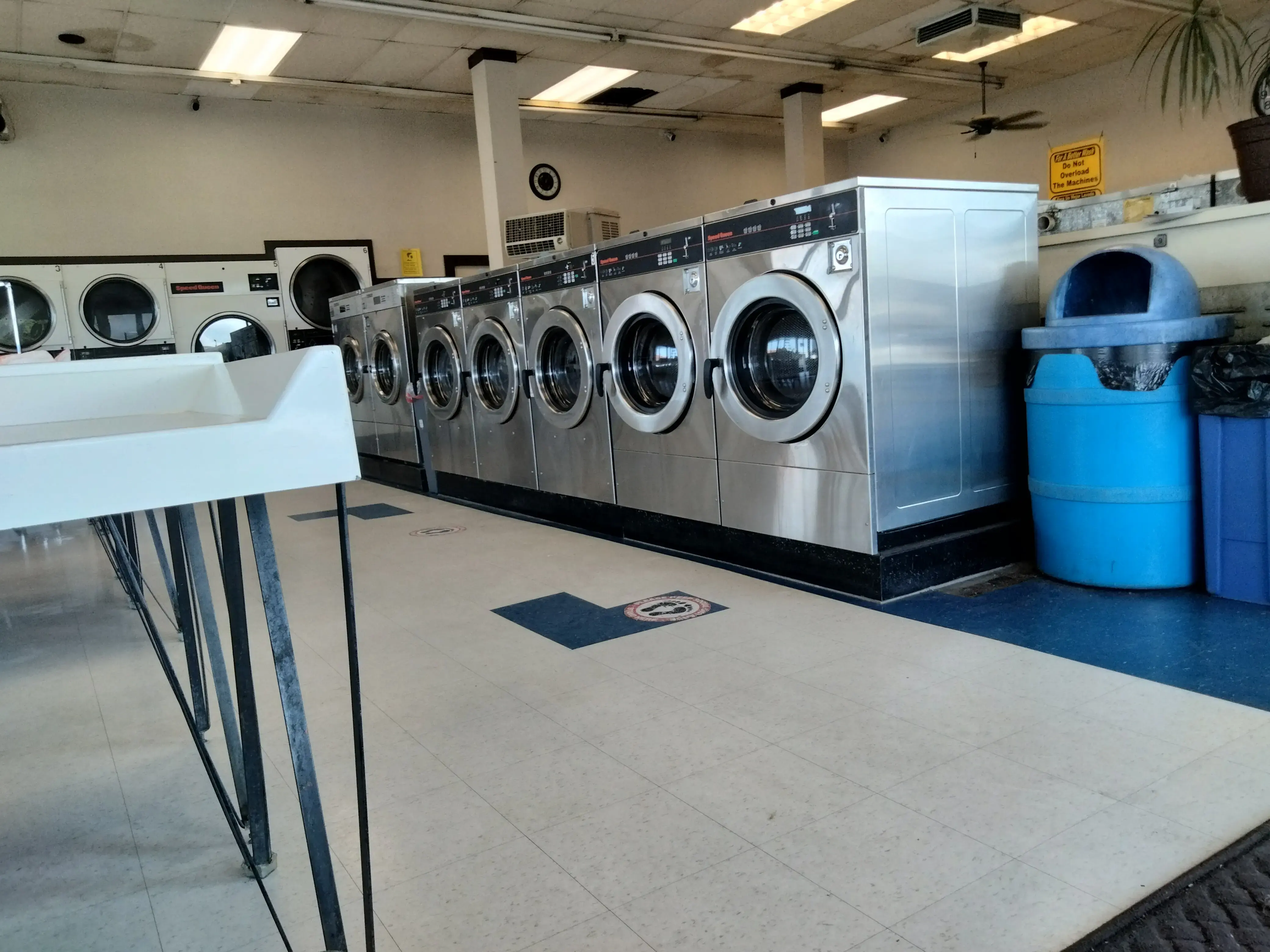 Lavanderia Wash & Dry thumbnail 2