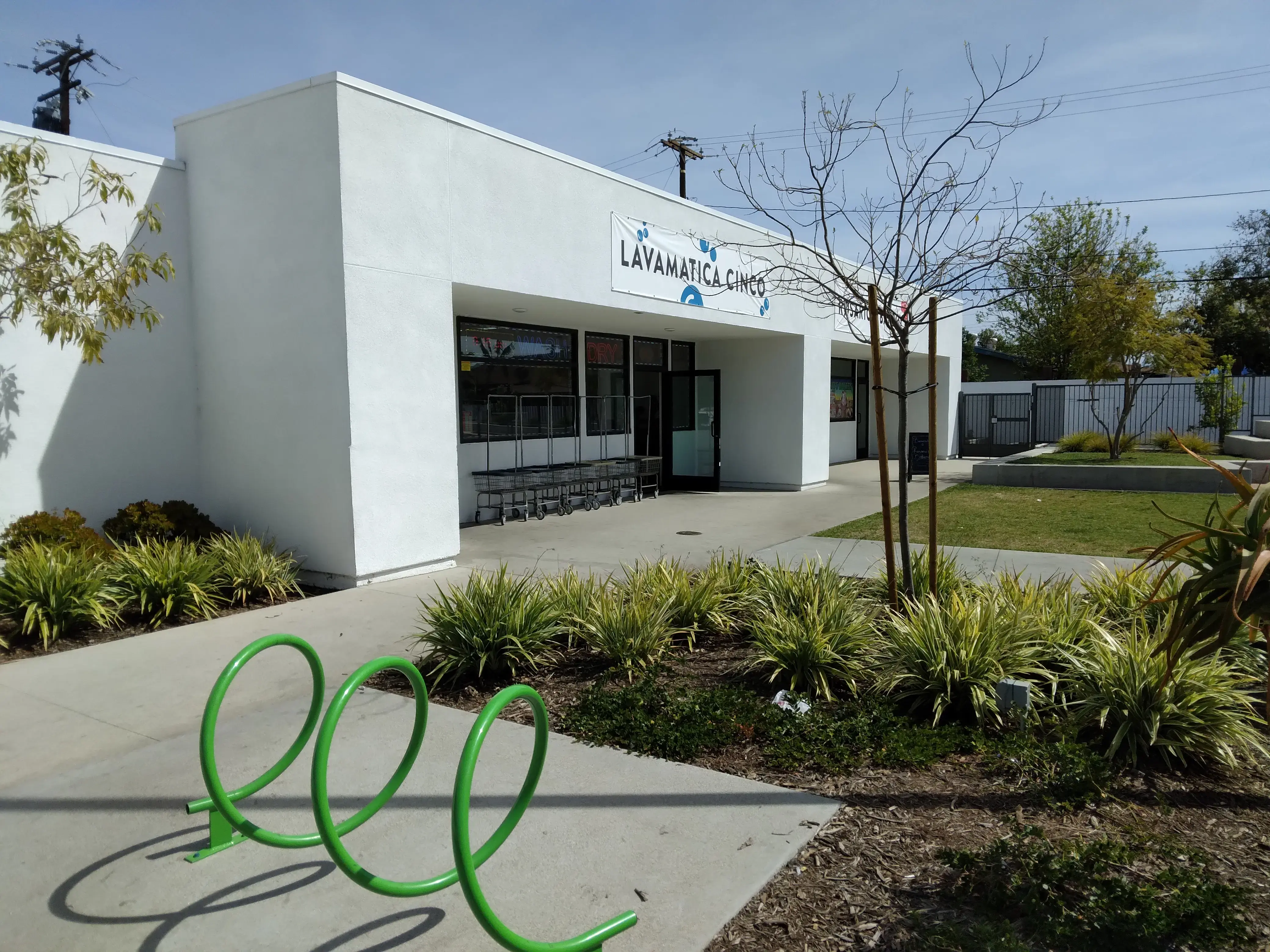 Lavenderia, Laundry, Lavamatica Cinco, Laundromat,Coin Laundry - Image 14