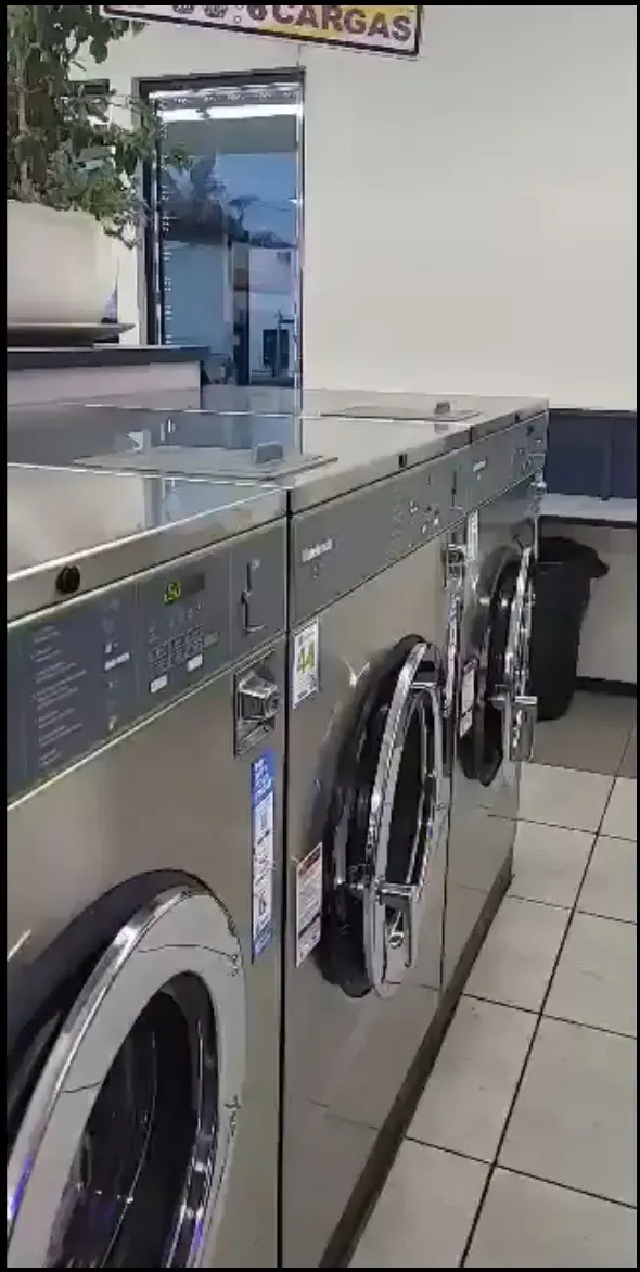 Lavenderia, Laundry, Lavamatica Cinco, Laundromat,Coin Laundry thumbnail 12