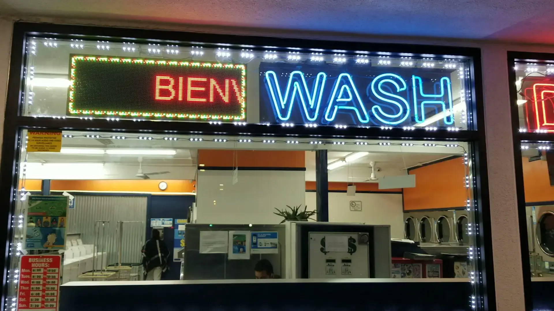 Lavenderia, Laundry, Lavamatica Cinco, Laundromat,Coin Laundry - Image 2