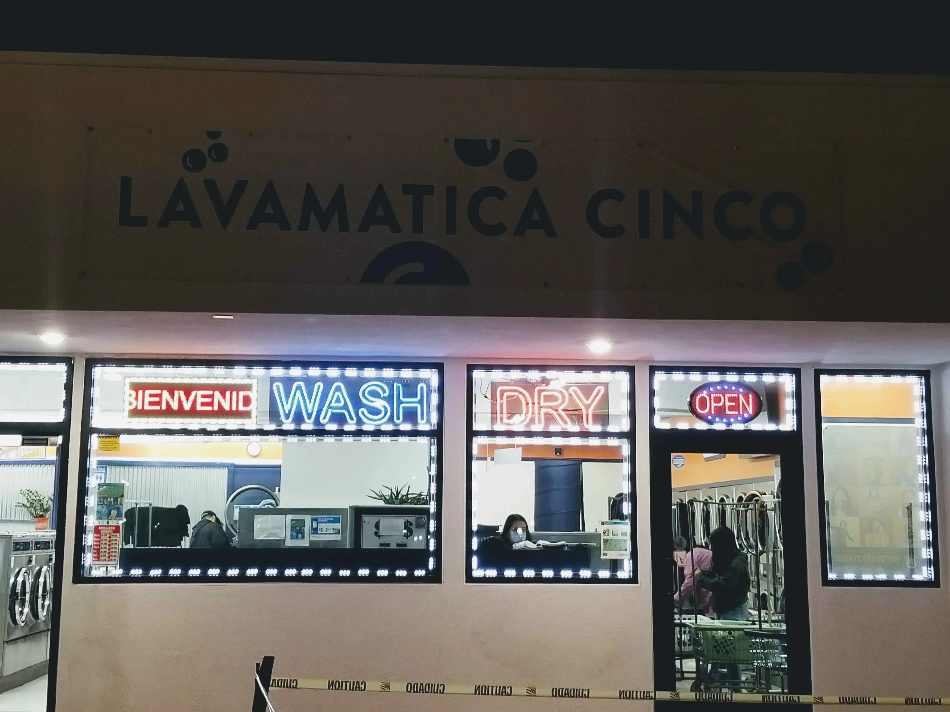 Lavenderia, Laundry, Lavamatica Cinco, Laundromat,Coin Laundry - Image 5