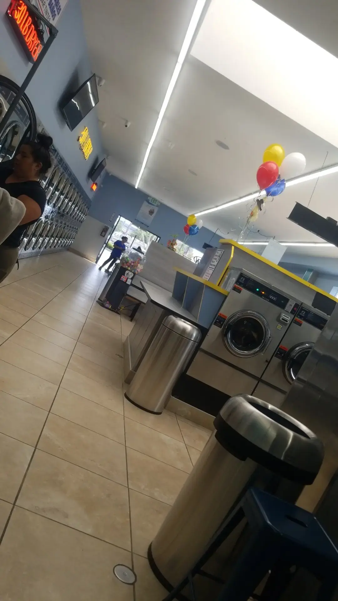 Lawndale Laundromat thumbnail 14