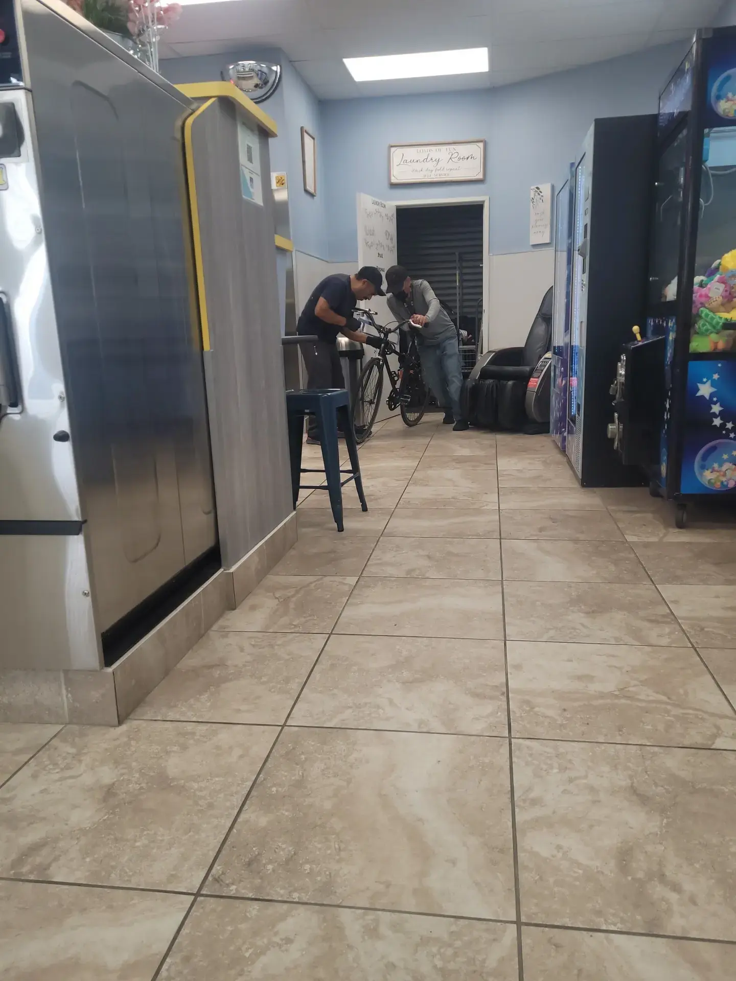 Lawndale Laundromat thumbnail 12