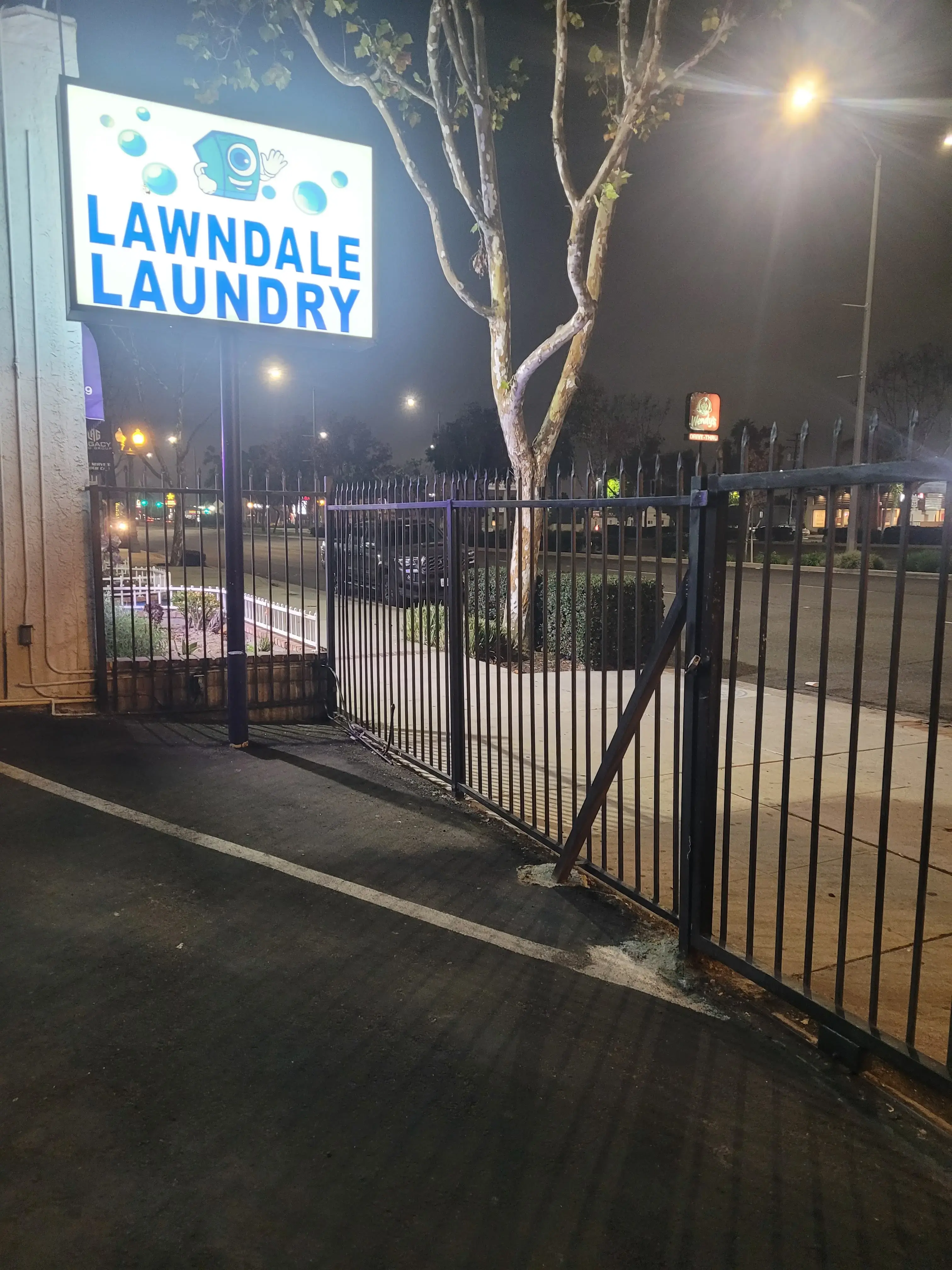 Lawndale Laundromat - Image 17
