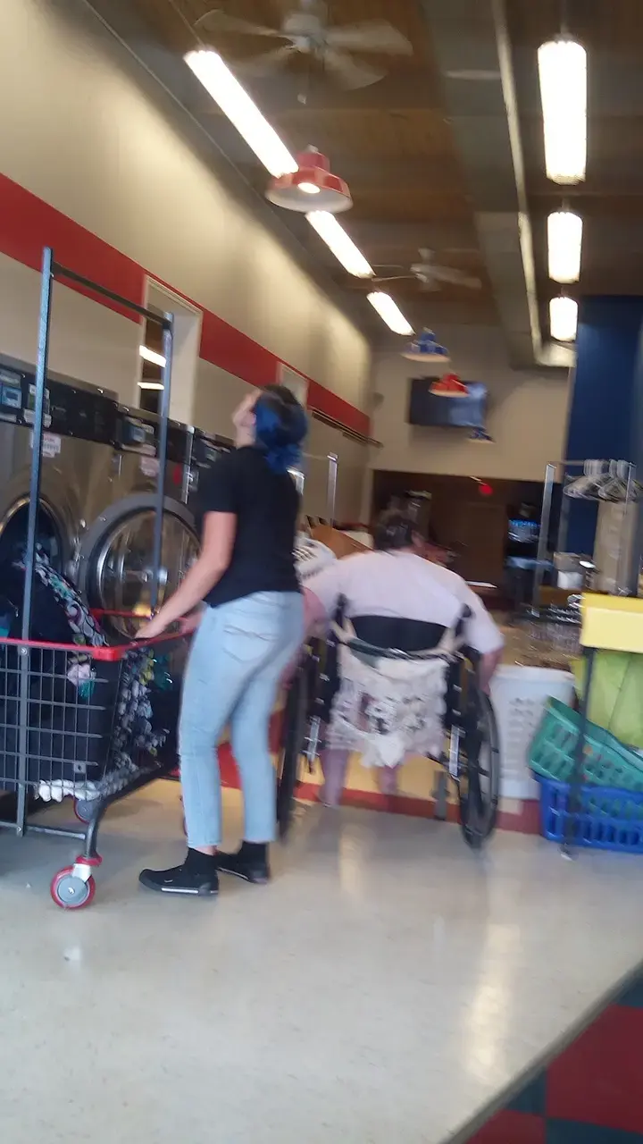 Lawrence Laundromat thumbnail 15