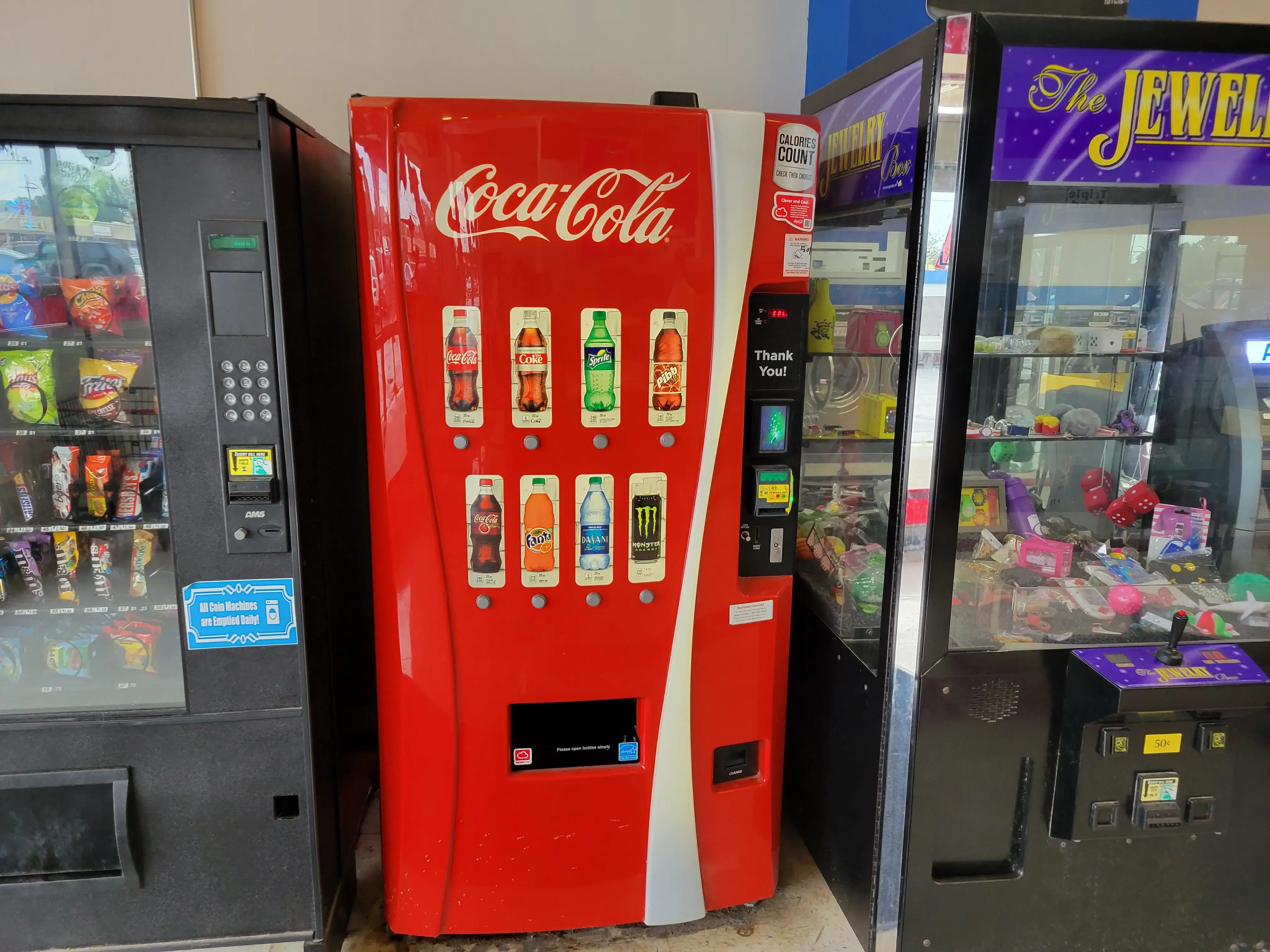 Lawrence Laundromat - Image 9