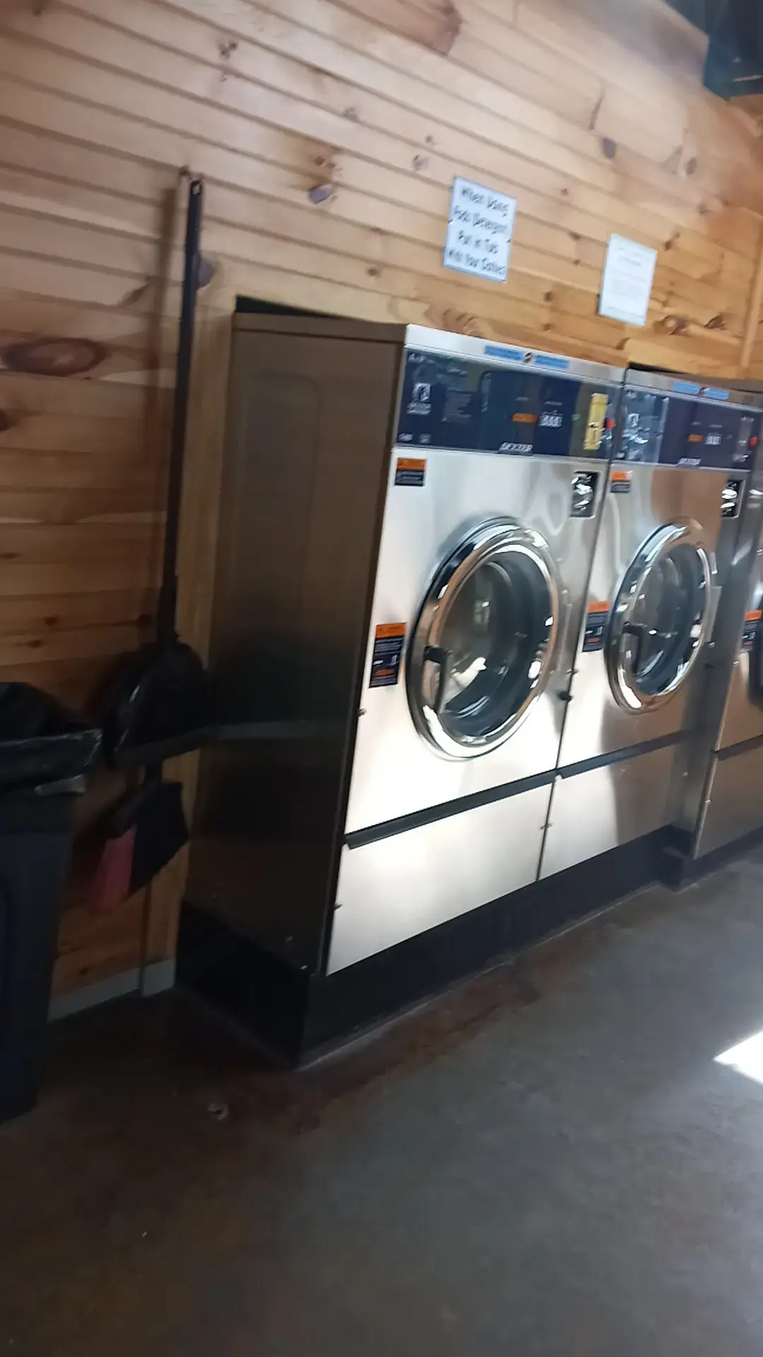 LC Laundromat thumbnail 10