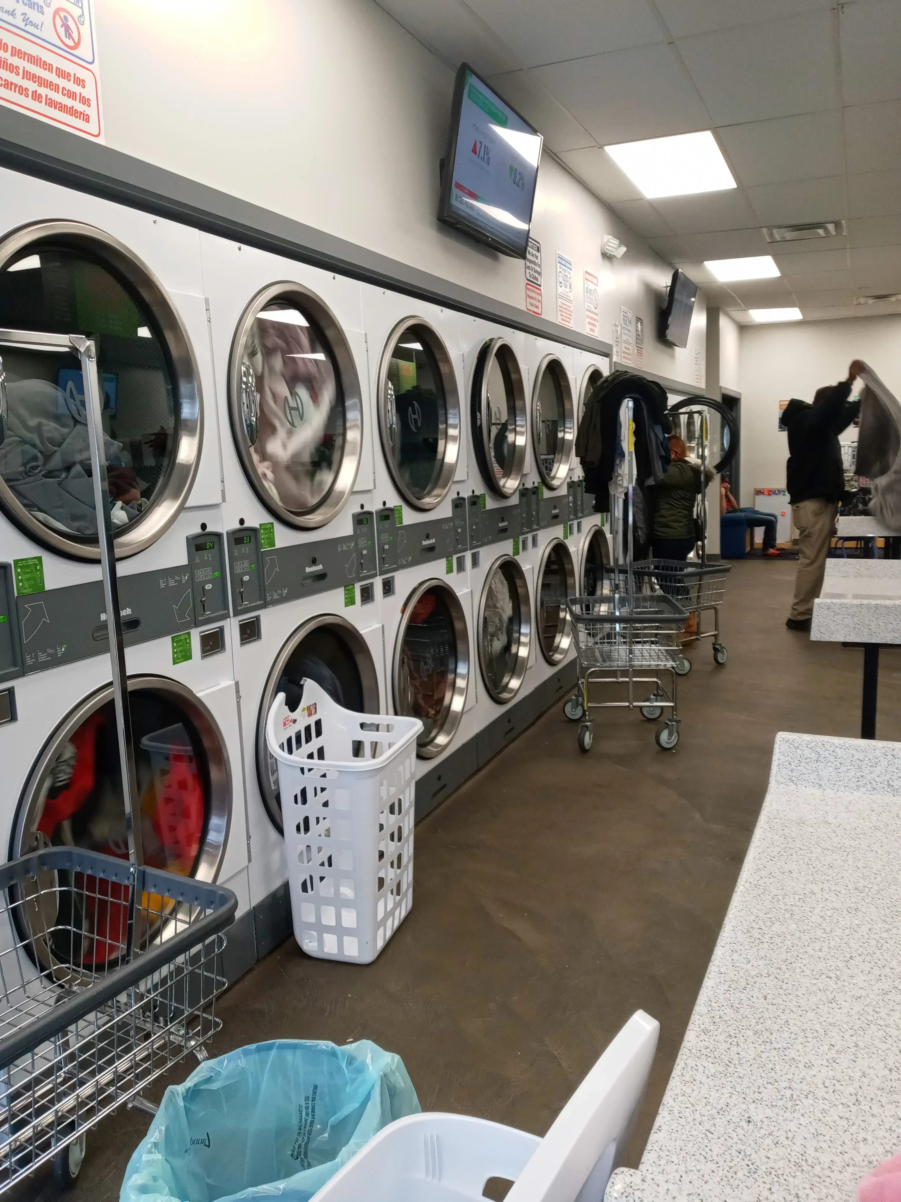 Leah's Laundromat on the Q thumbnail 5