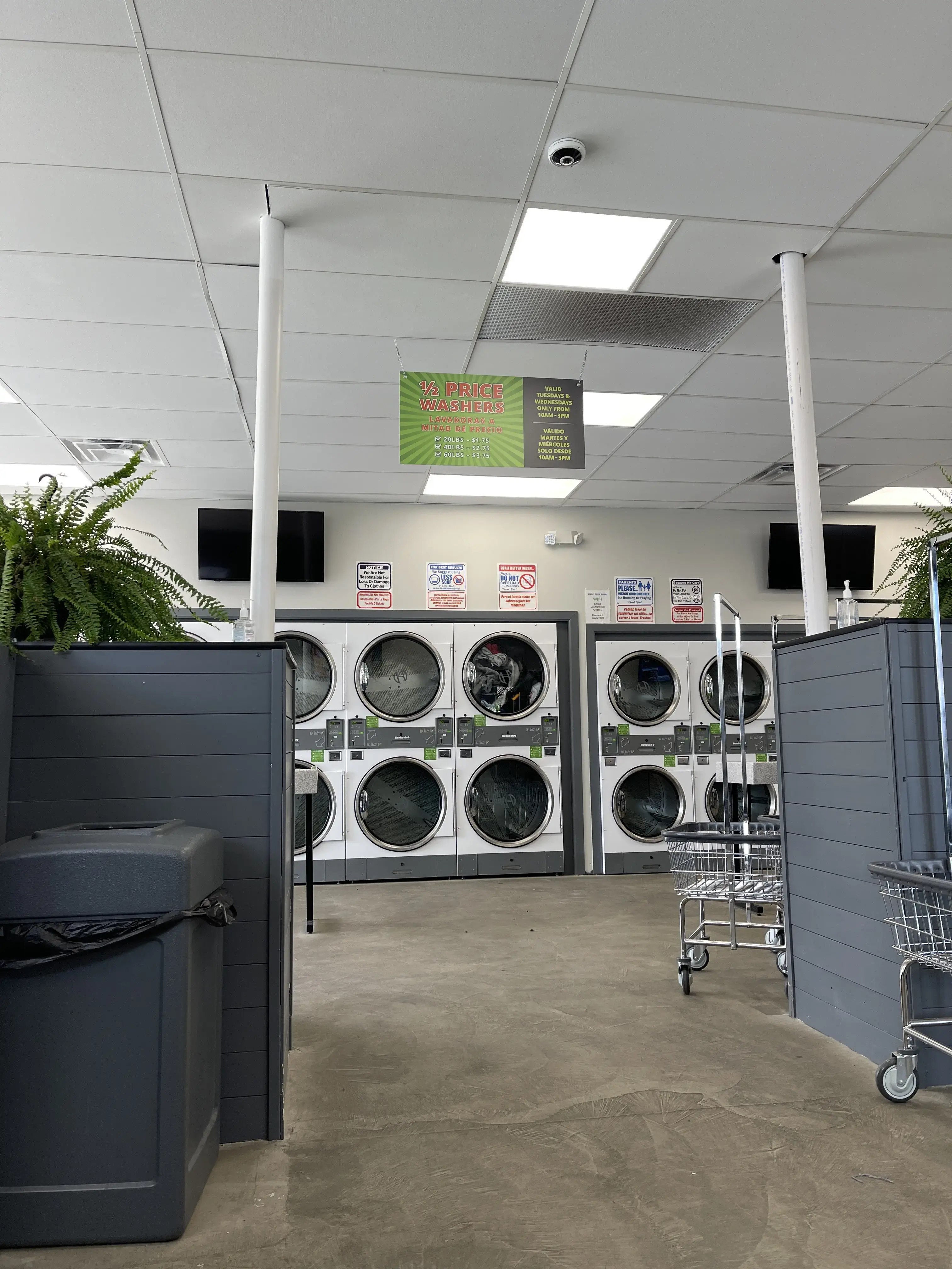 Leah's Laundromat on the Q thumbnail 7