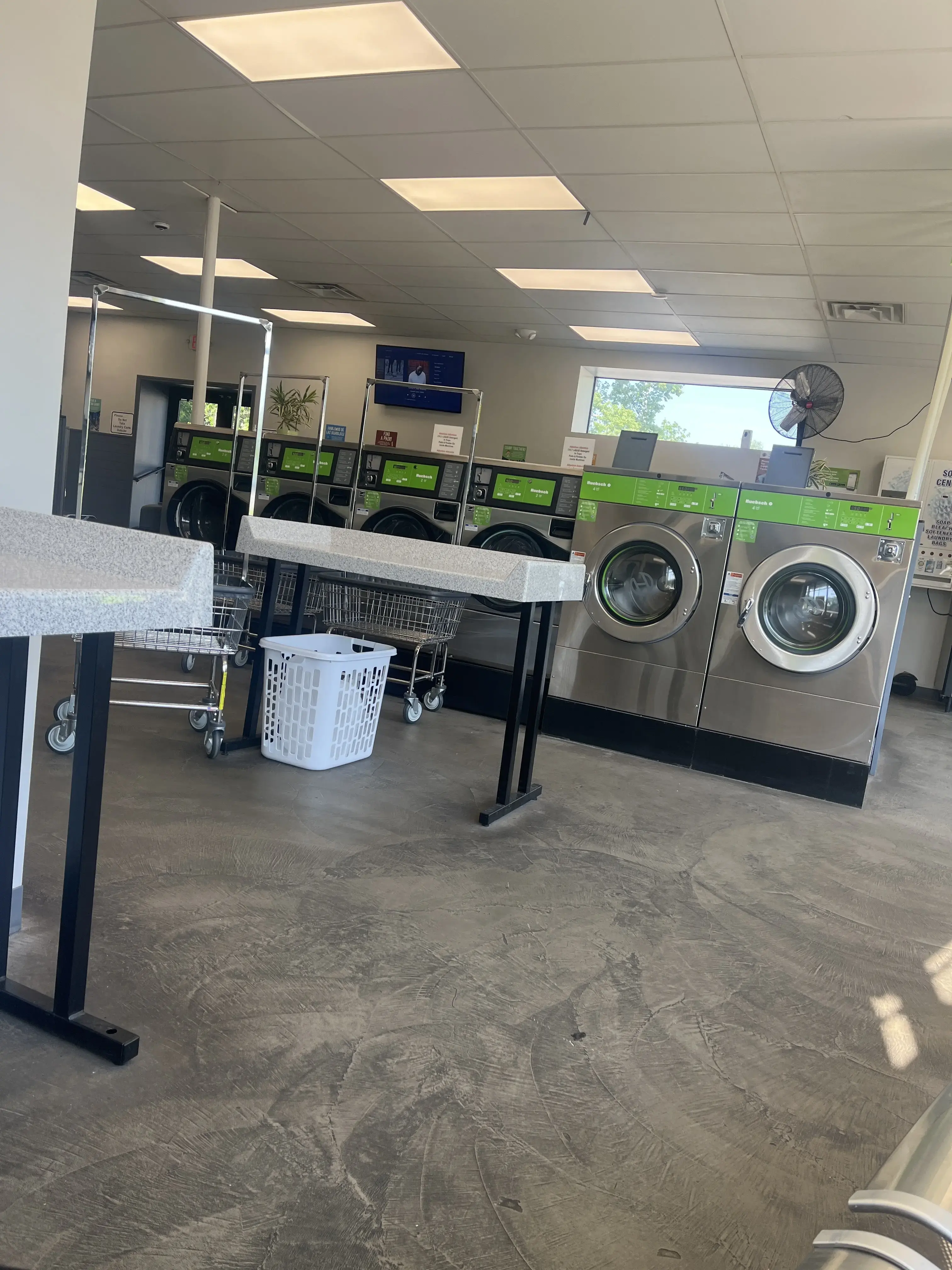 Leah's Laundromat on the Q - Image 10
