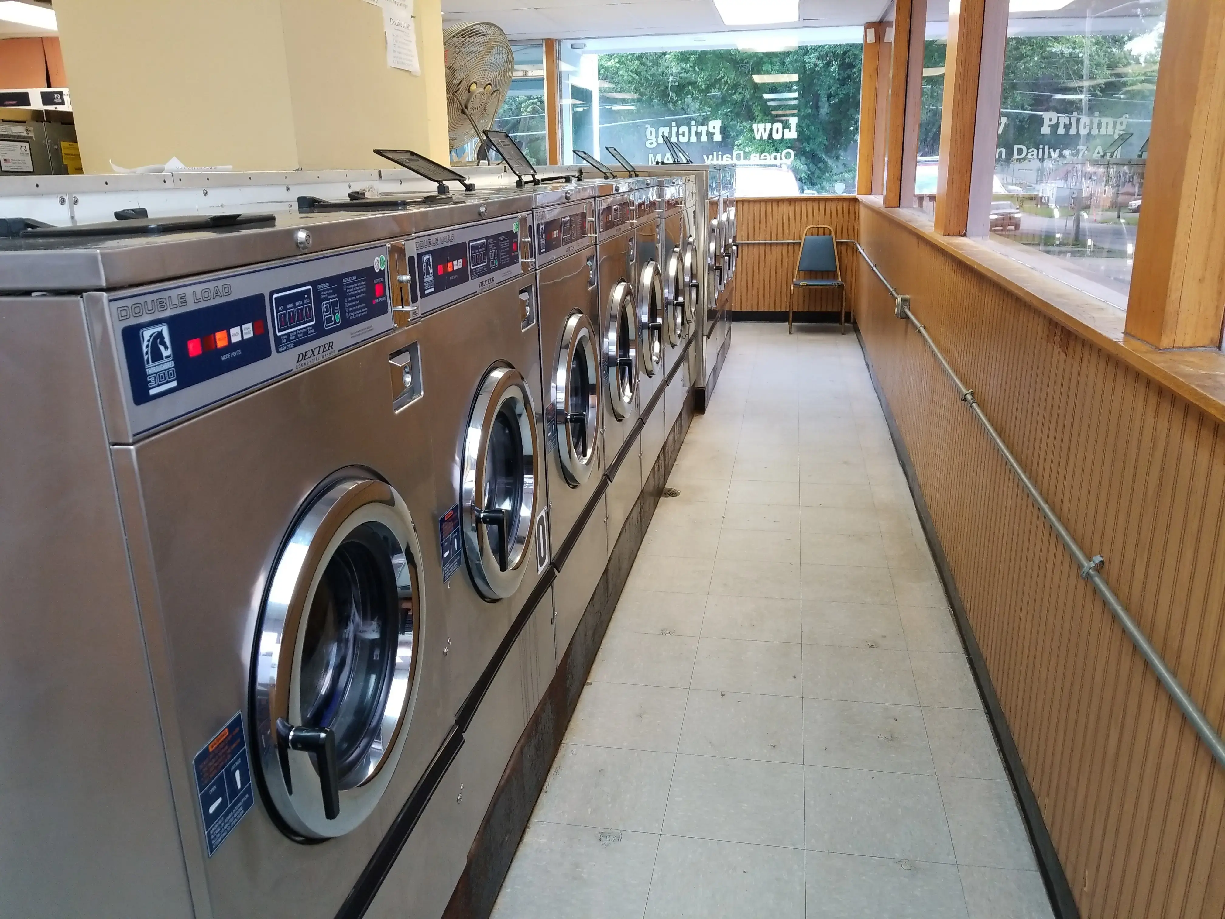 Leavenworth 4th Street Laundromat - Image 16