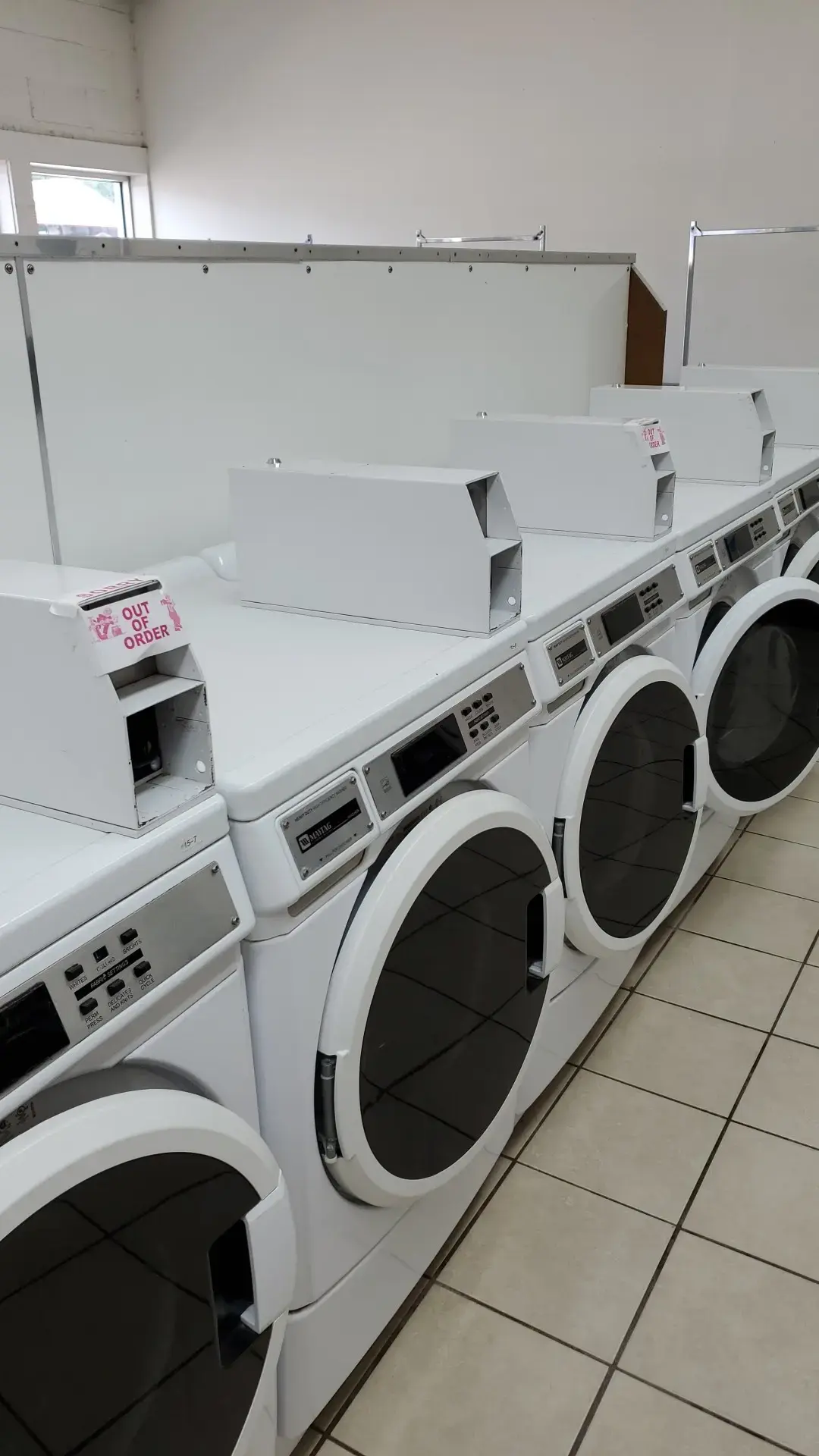 Lee's Laundry - Image 9