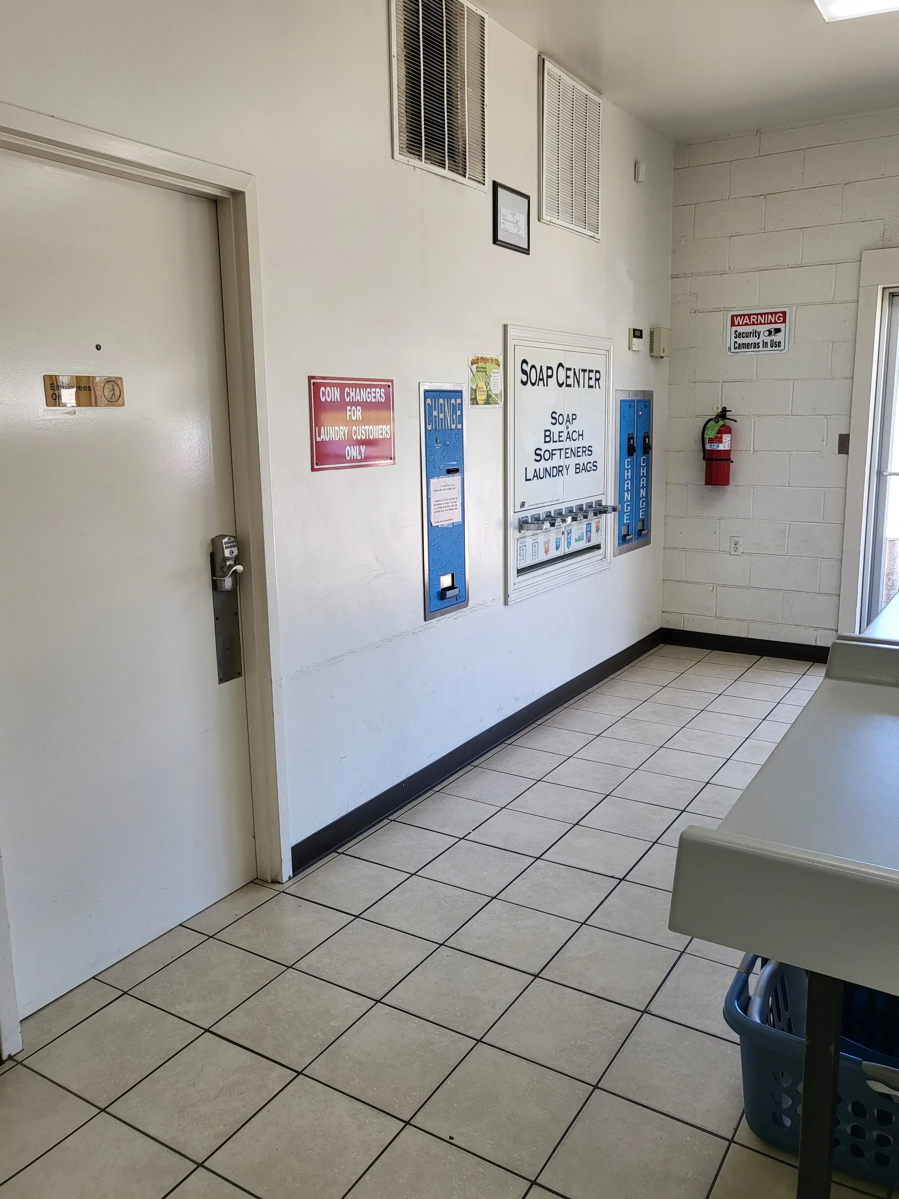 Lee's Laundry - Image 4