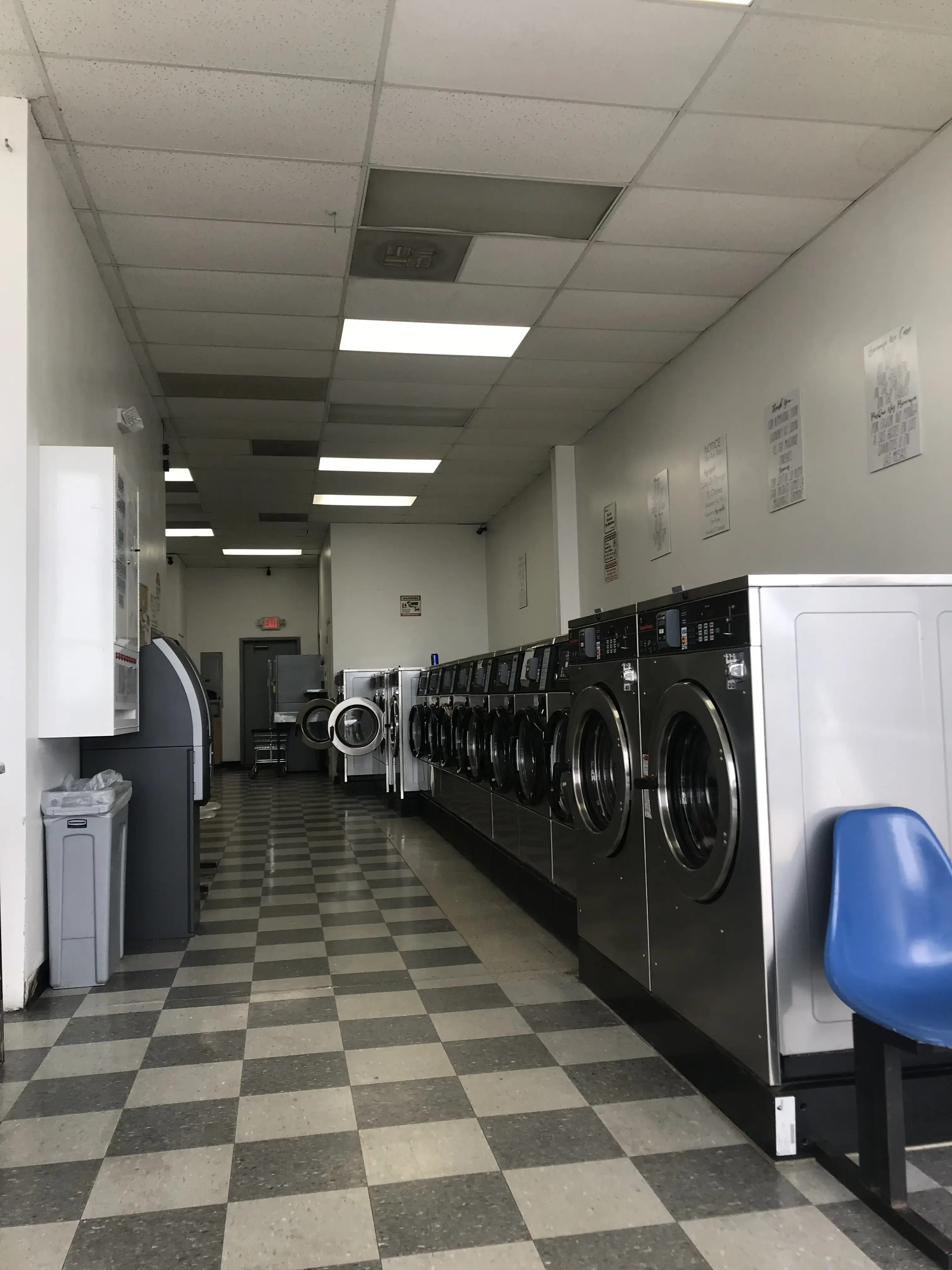 Legendary Laundry - Gardner Laundromat thumbnail 3