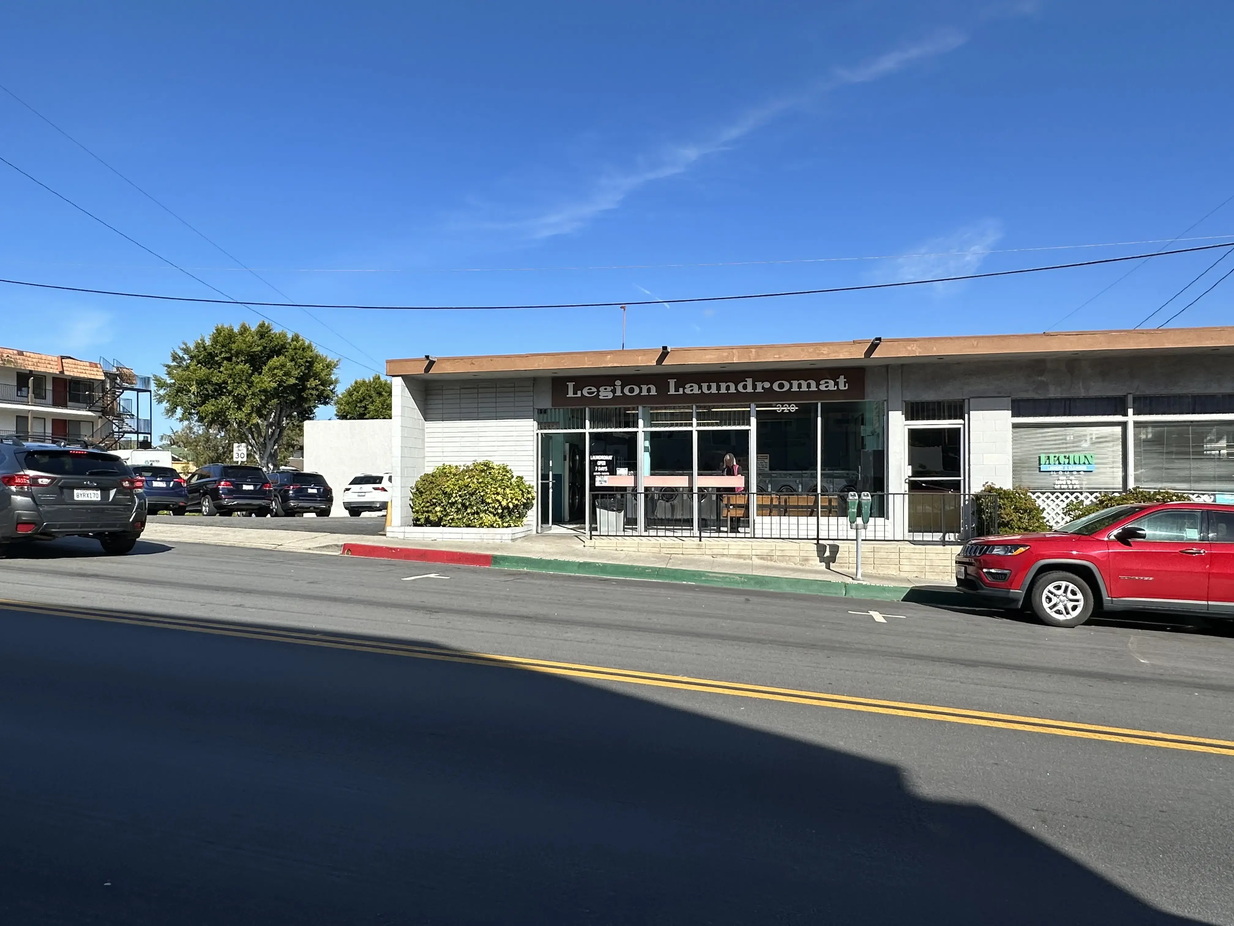 Legion Laundromat and Dry Cleaning - Image 3