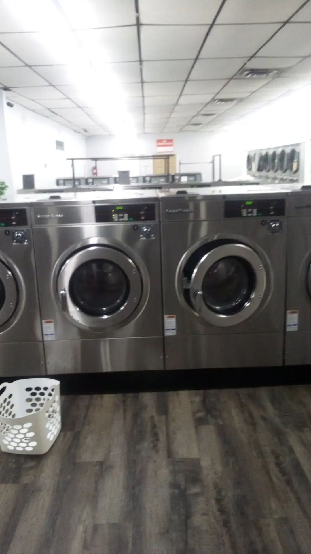 Leisure Laundry & Tanning - Image 17