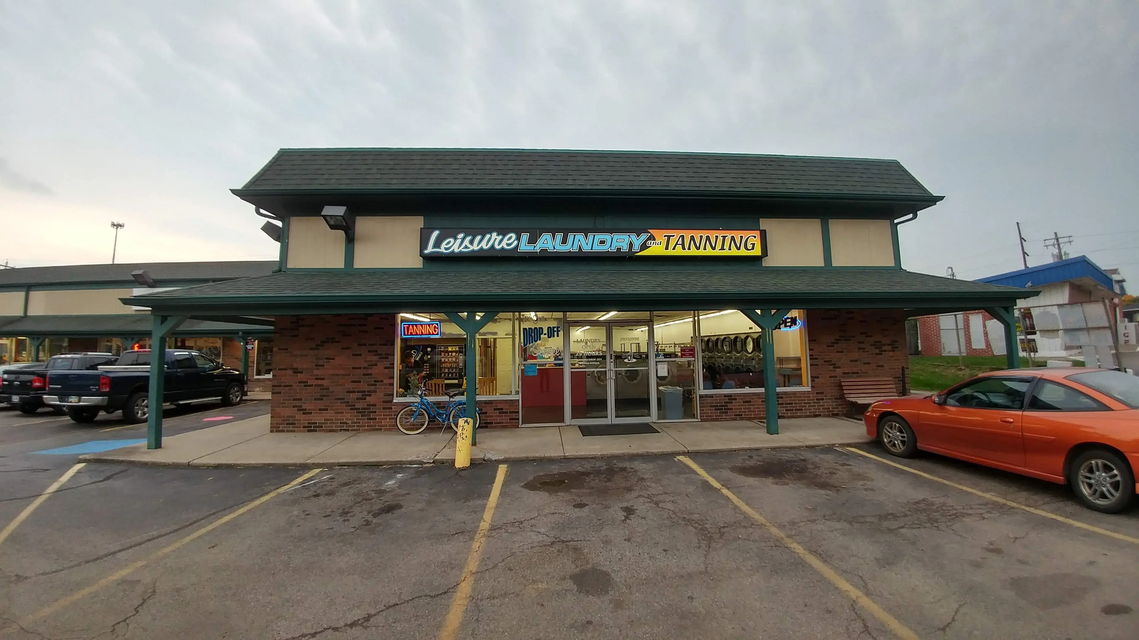 Leisure Laundry & Tanning thumbnail 3