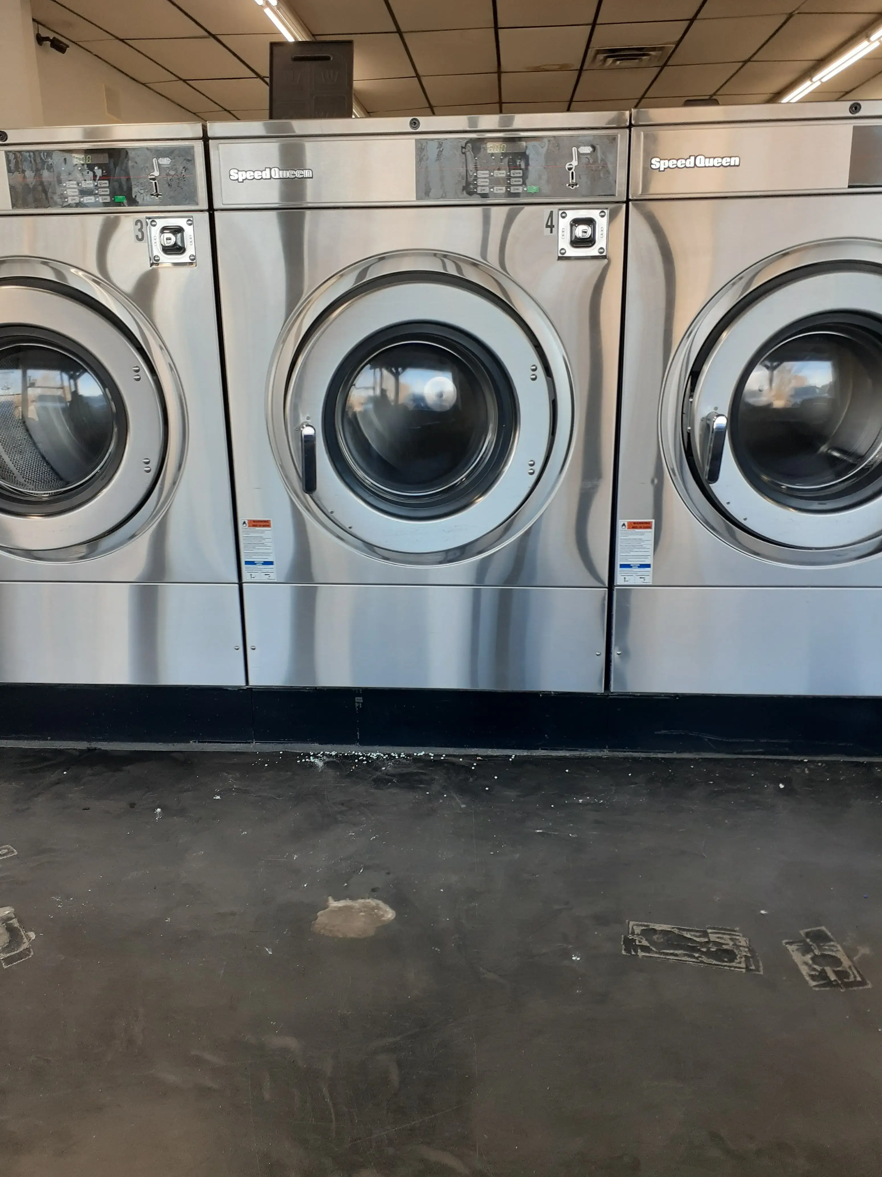 Leisure Laundry & Tanning thumbnail 15