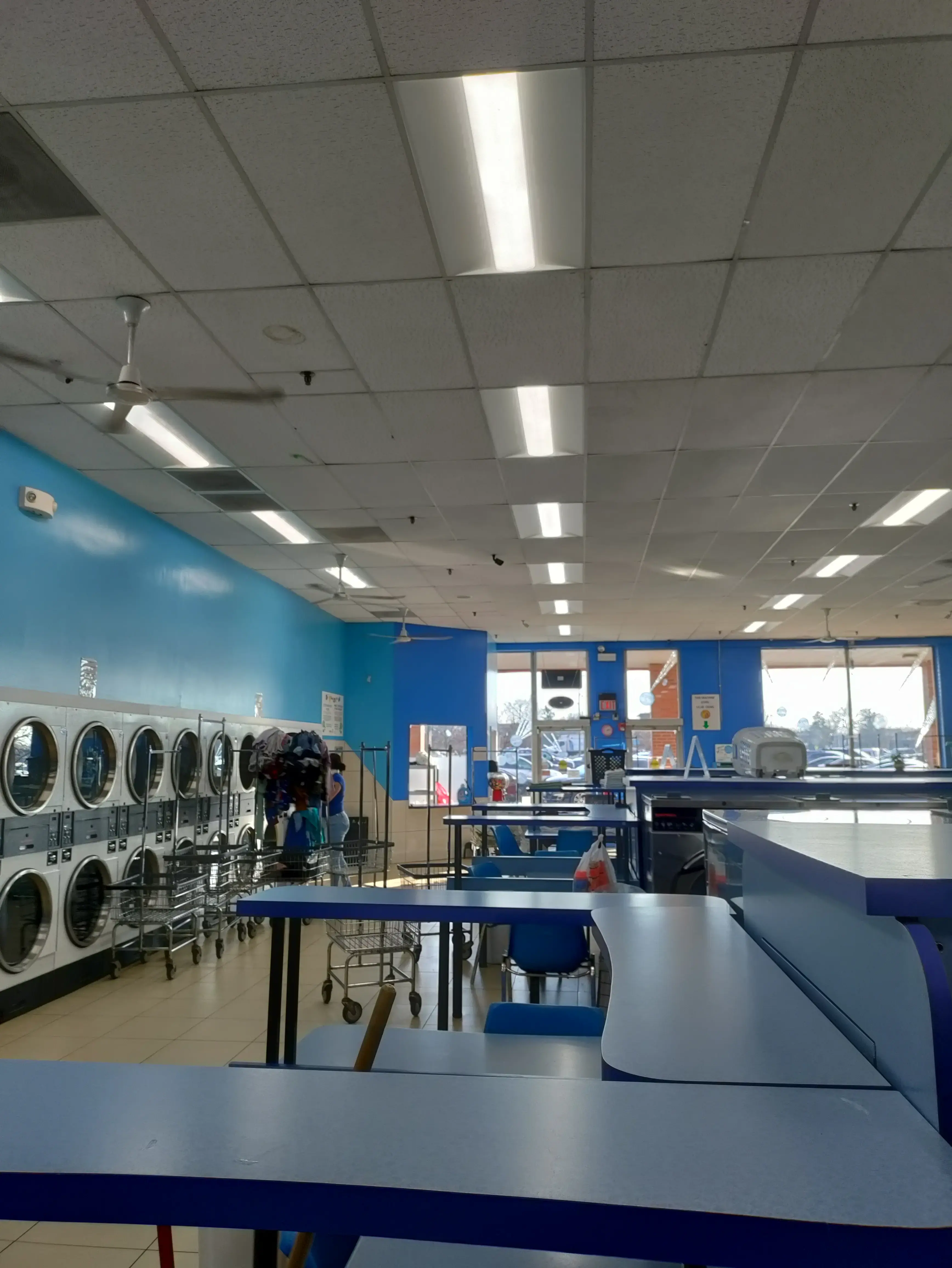 Leisure Time Laundromat - Image 4