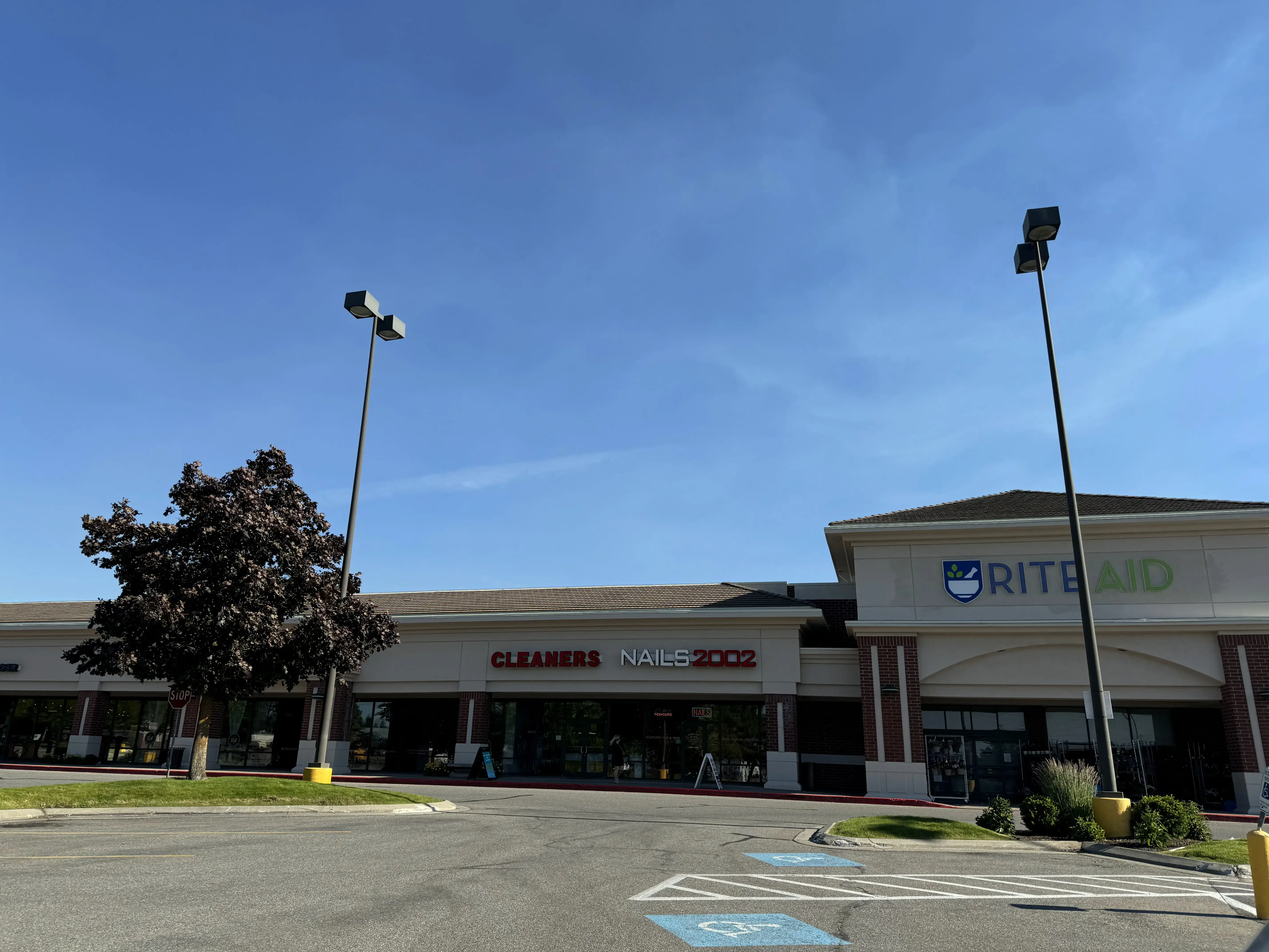 Lemon Drop Laundry and Dry Cleaning - Image 2