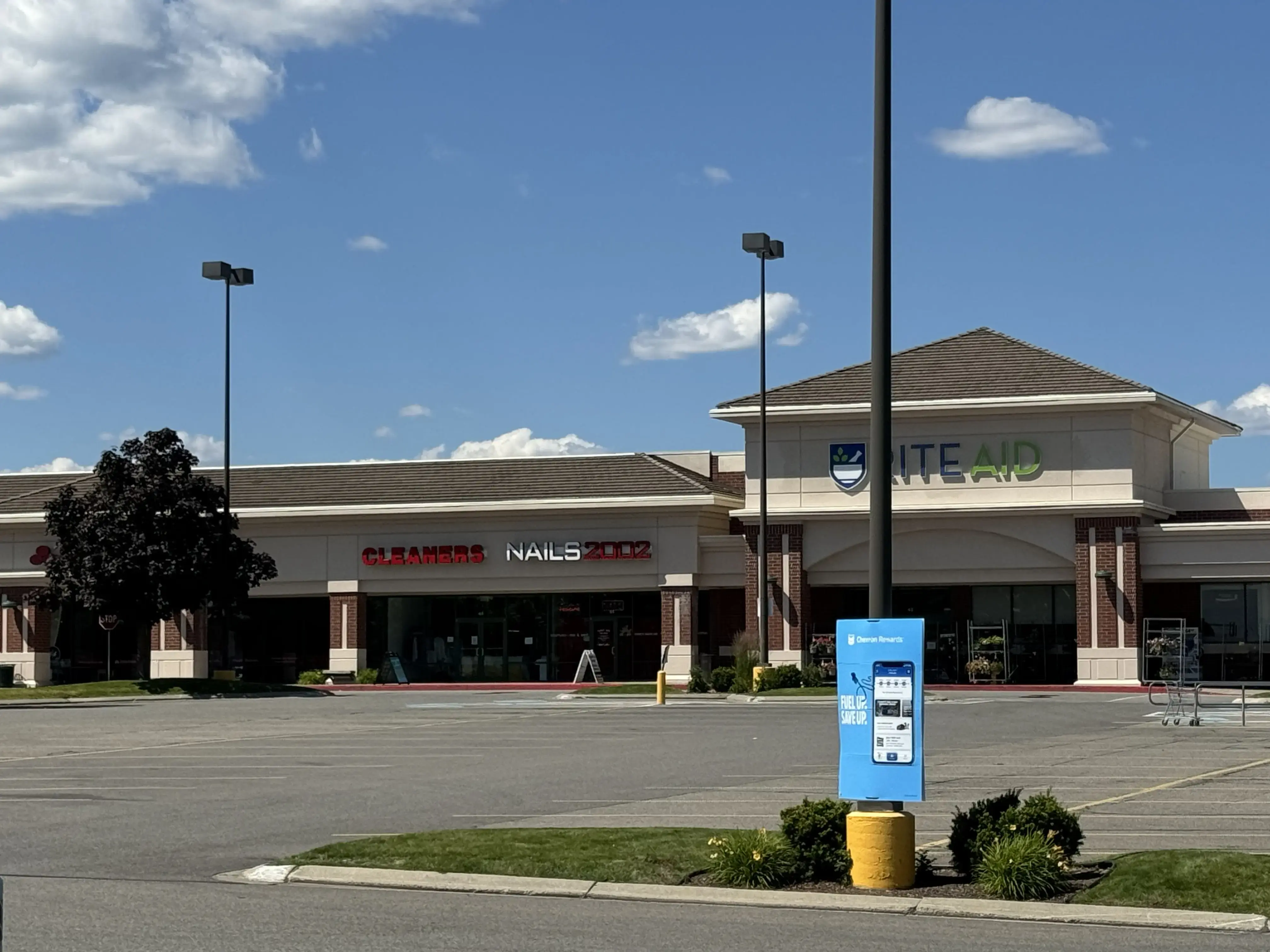 Lemon Drop Laundry and Dry Cleaning - Image 6