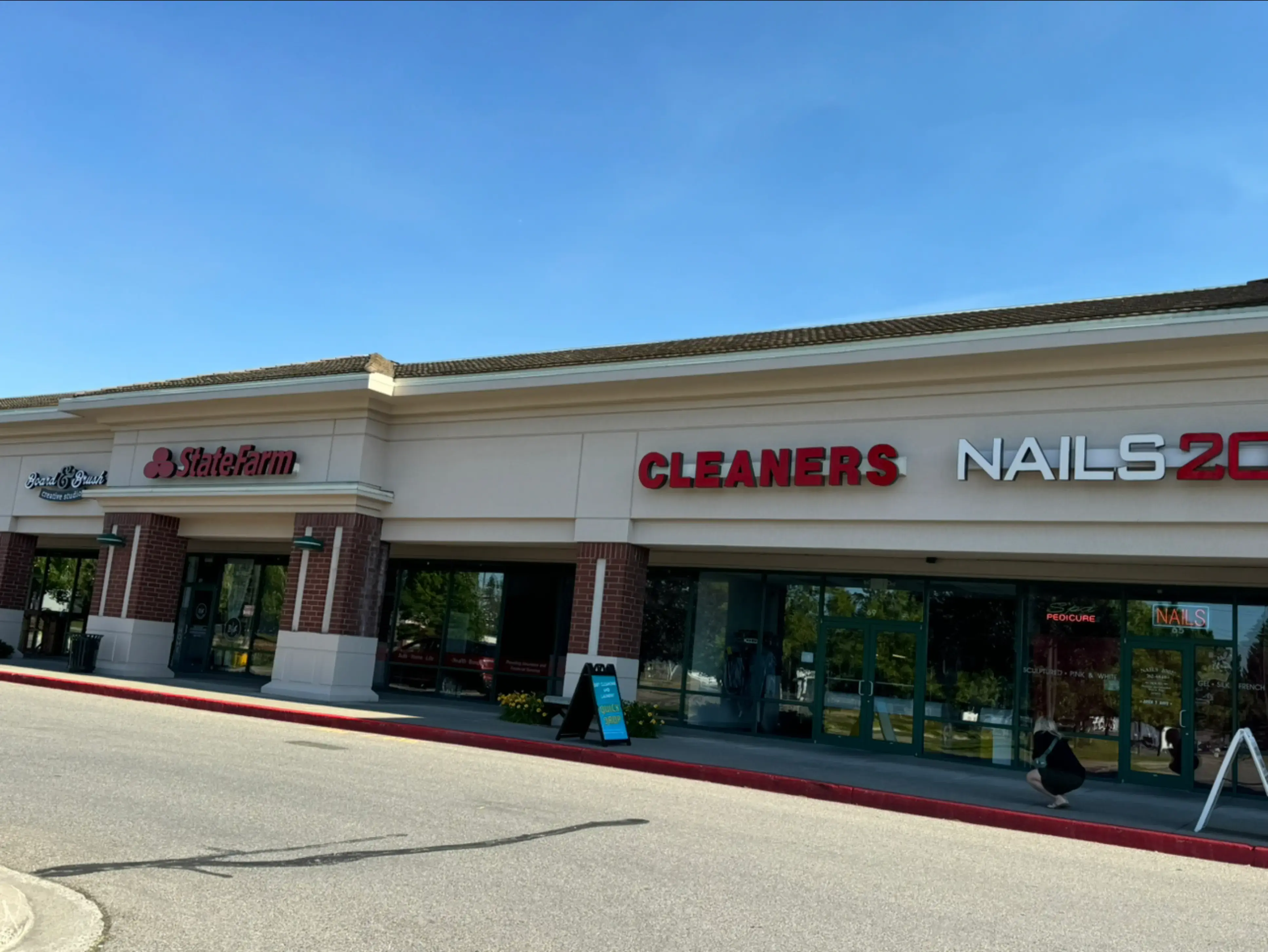 Lemon Drop Laundry and Dry Cleaning thumbnail 5