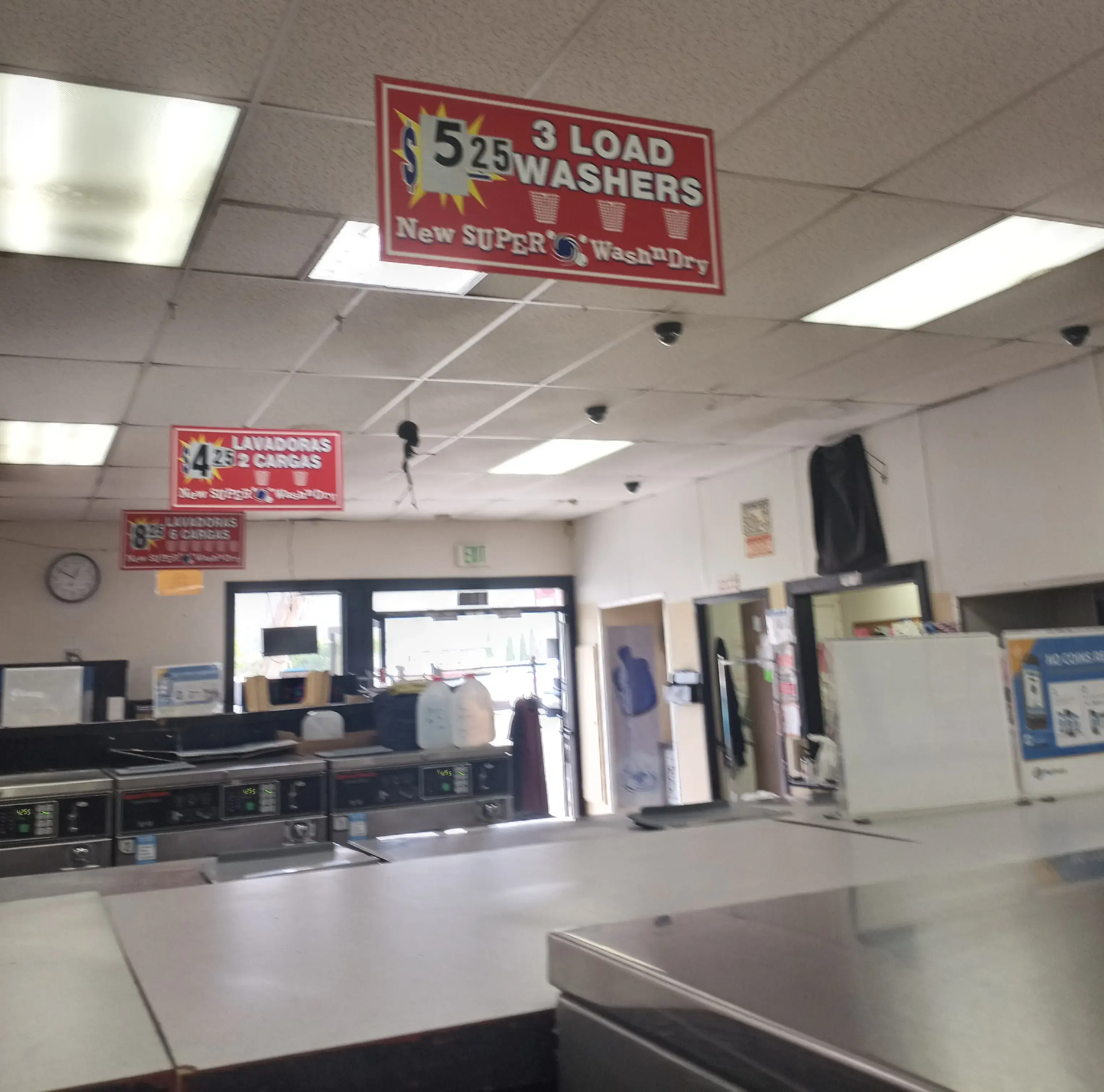 Lemon Grove Coin Laundry - Image 9