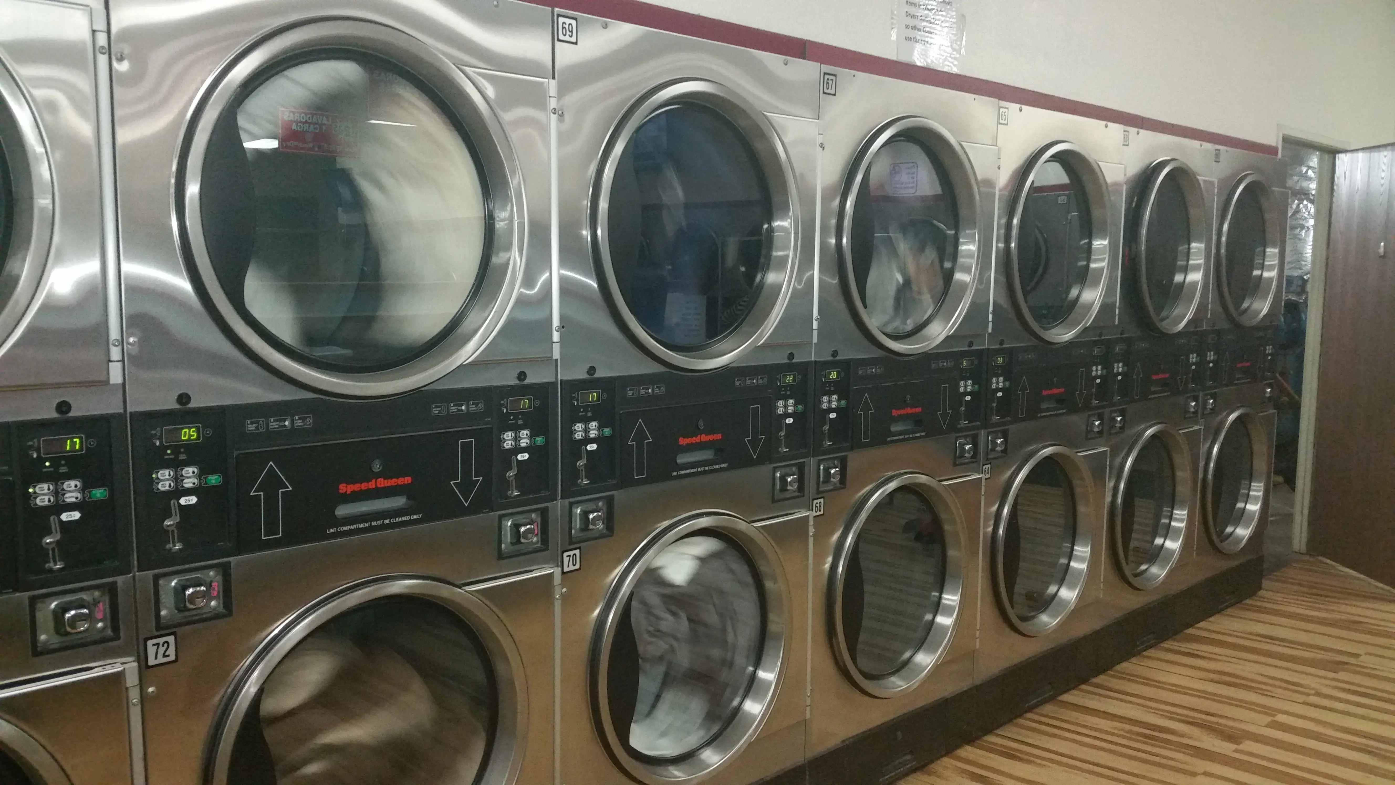 Lemon Grove Coin Laundry thumbnail 12