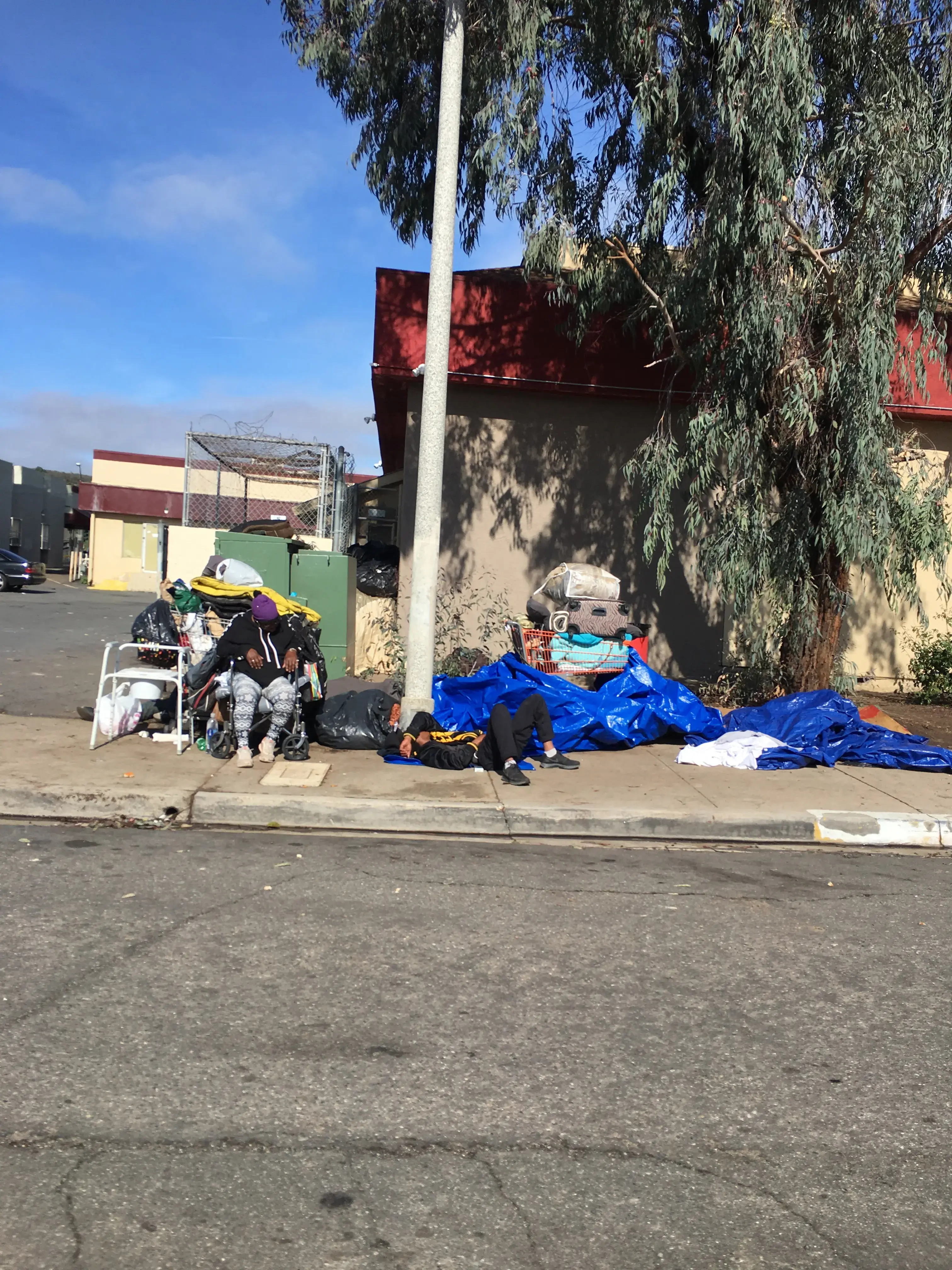 Lemon Grove Coin Laundry - Image 16