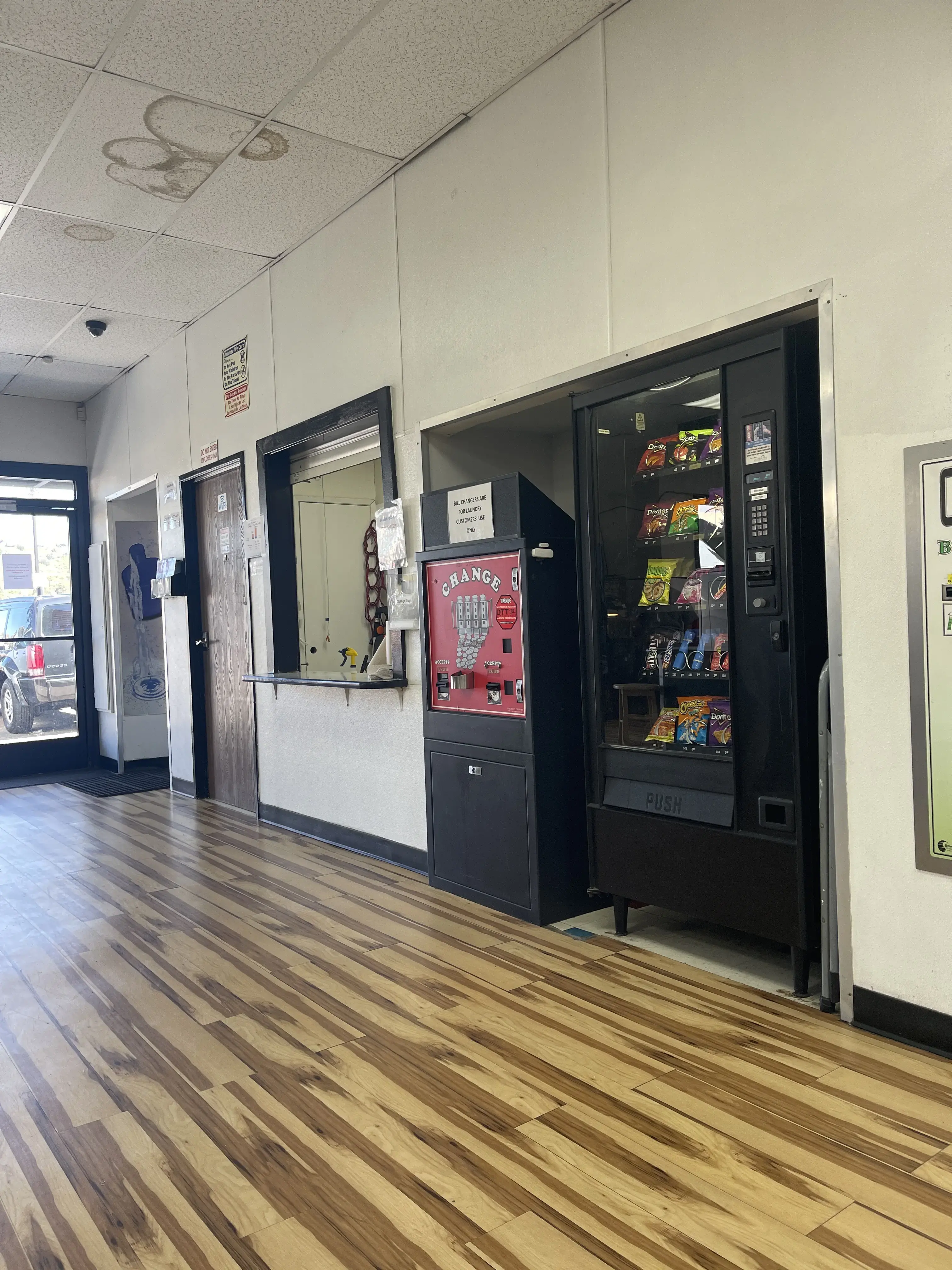 Lemon Grove Coin Laundry - Image 4