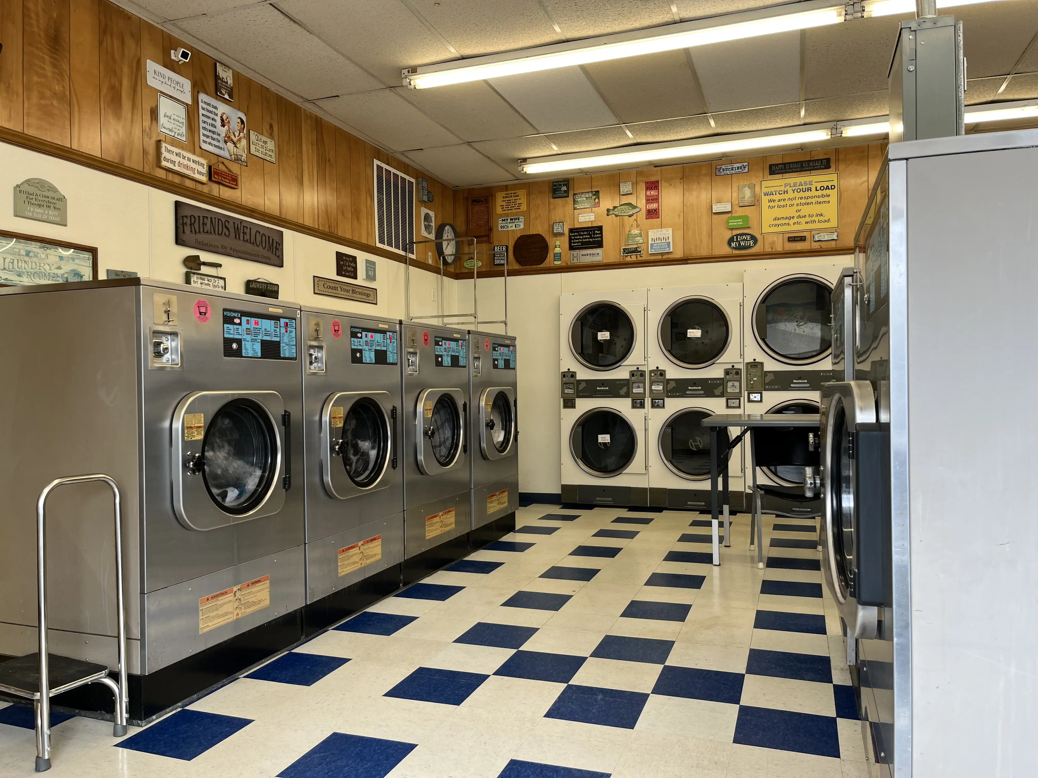 Lenexa Coin Laundry location