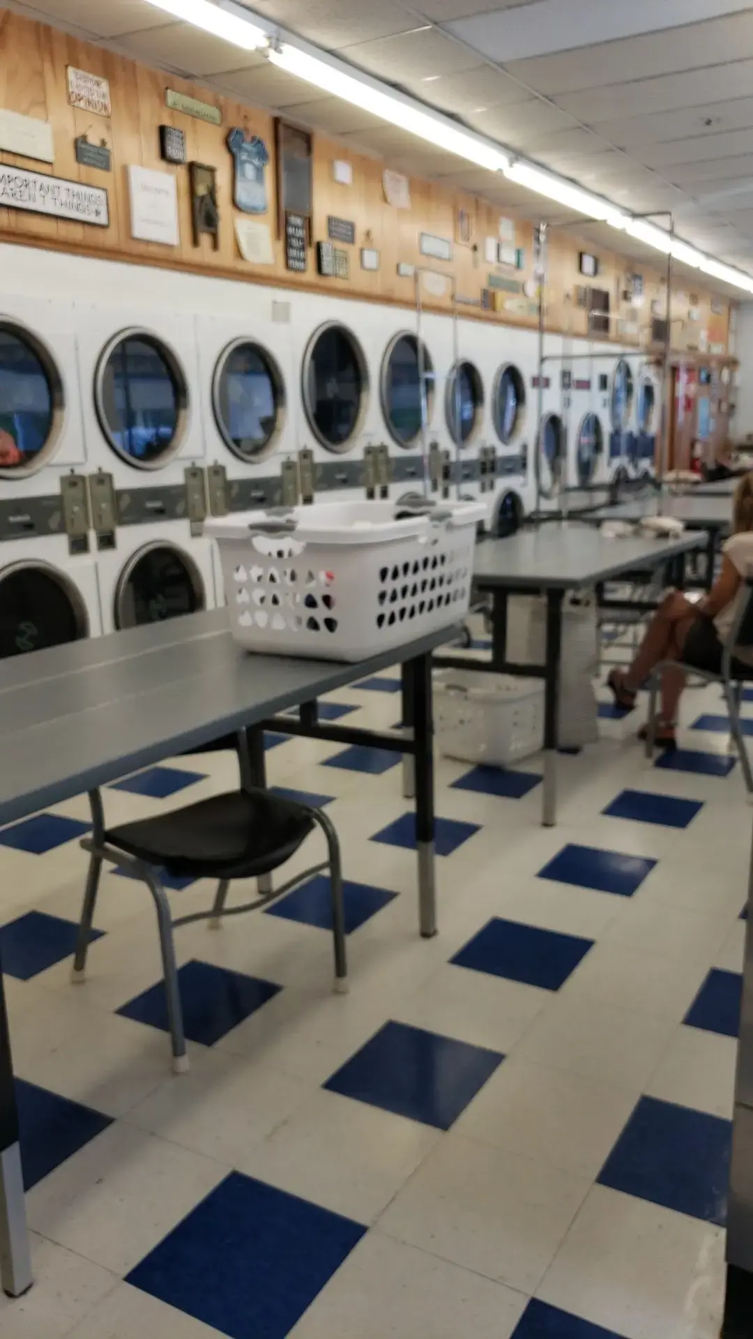 Lenexa Coin Laundry thumbnail 16
