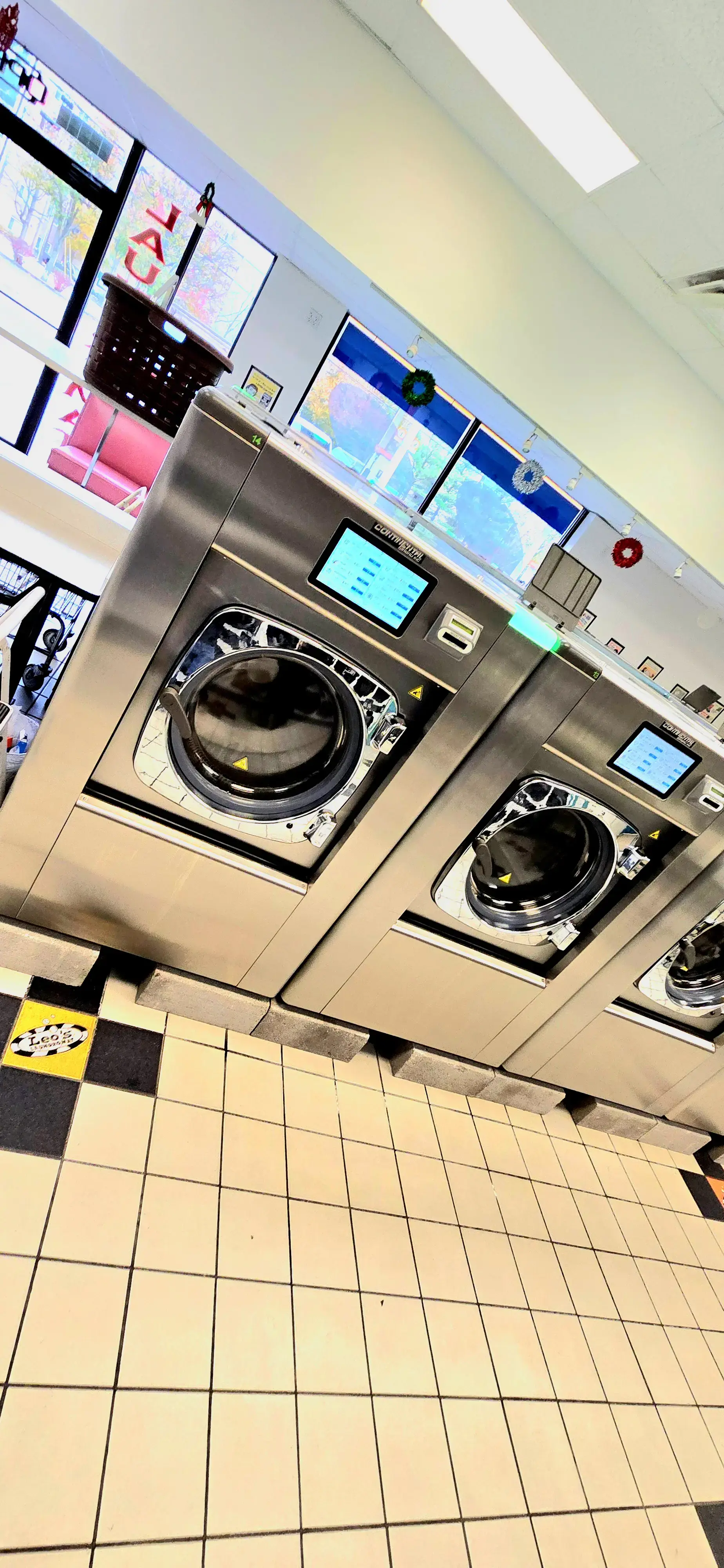 Leo's Laundromat thumbnail 16