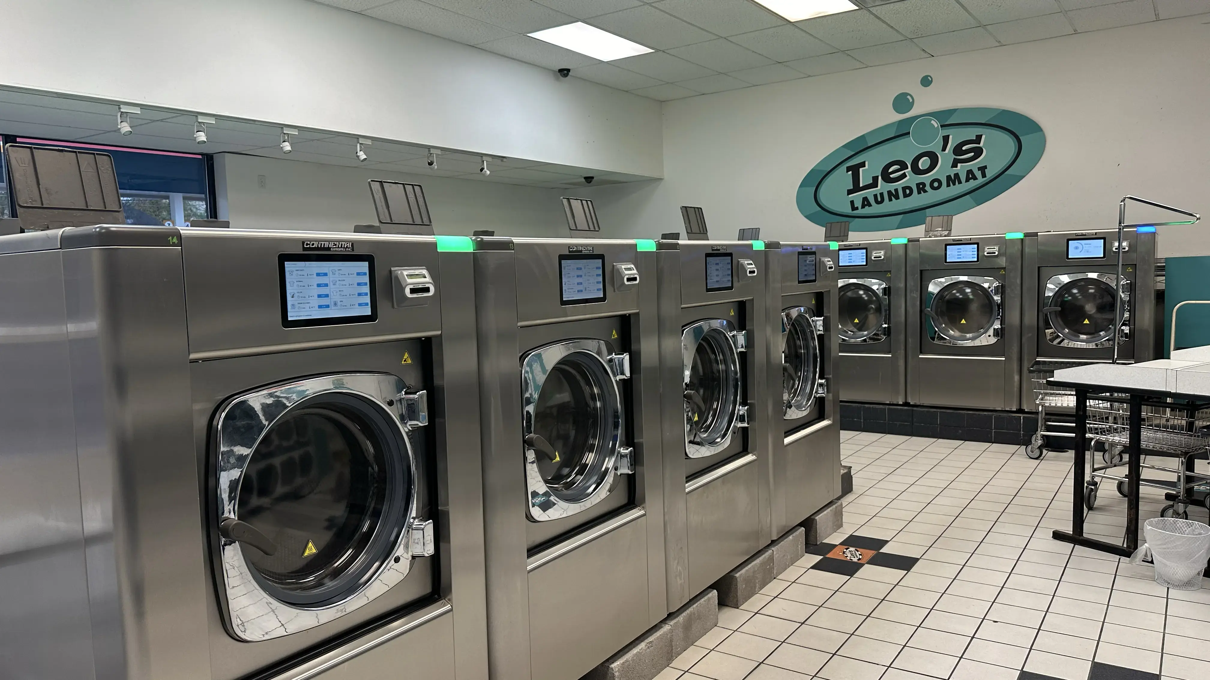 Leo's Laundromat thumbnail 1