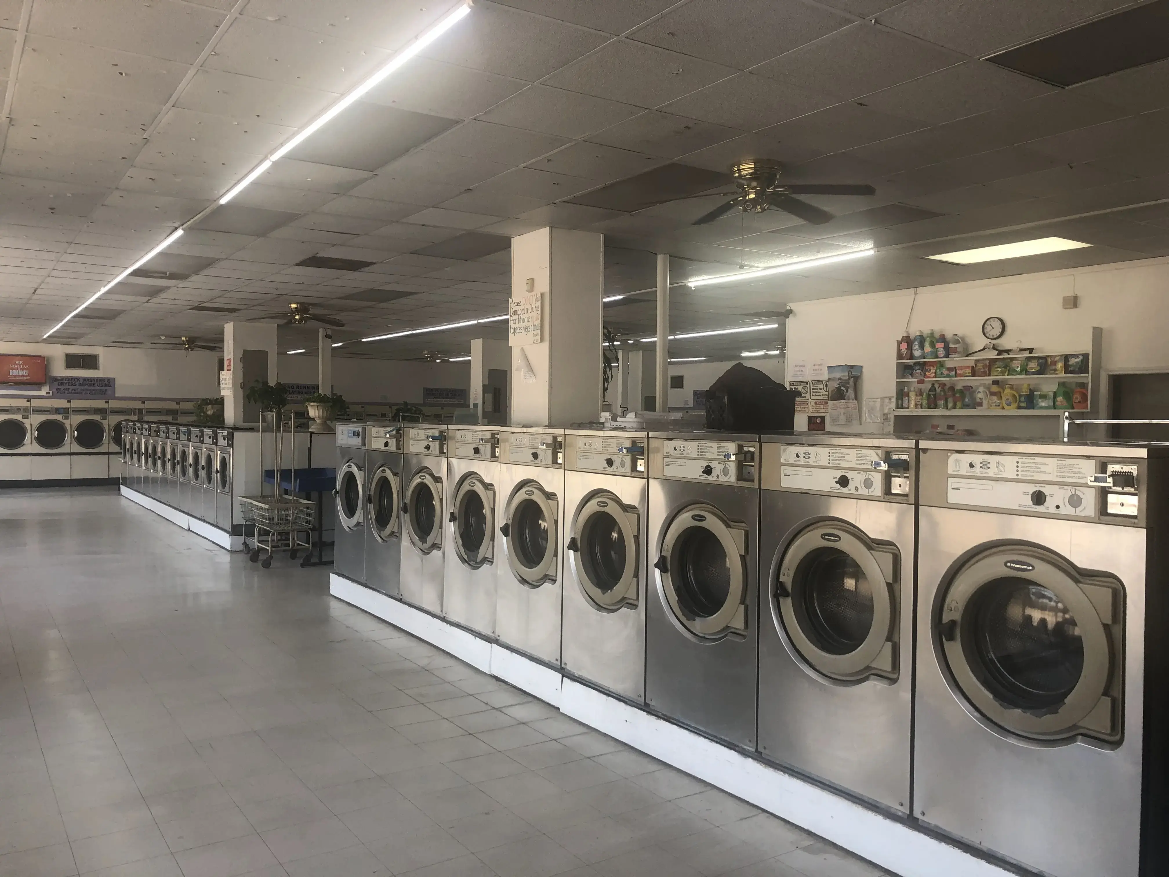 Le's Washateria Services Inc thumbnail 1