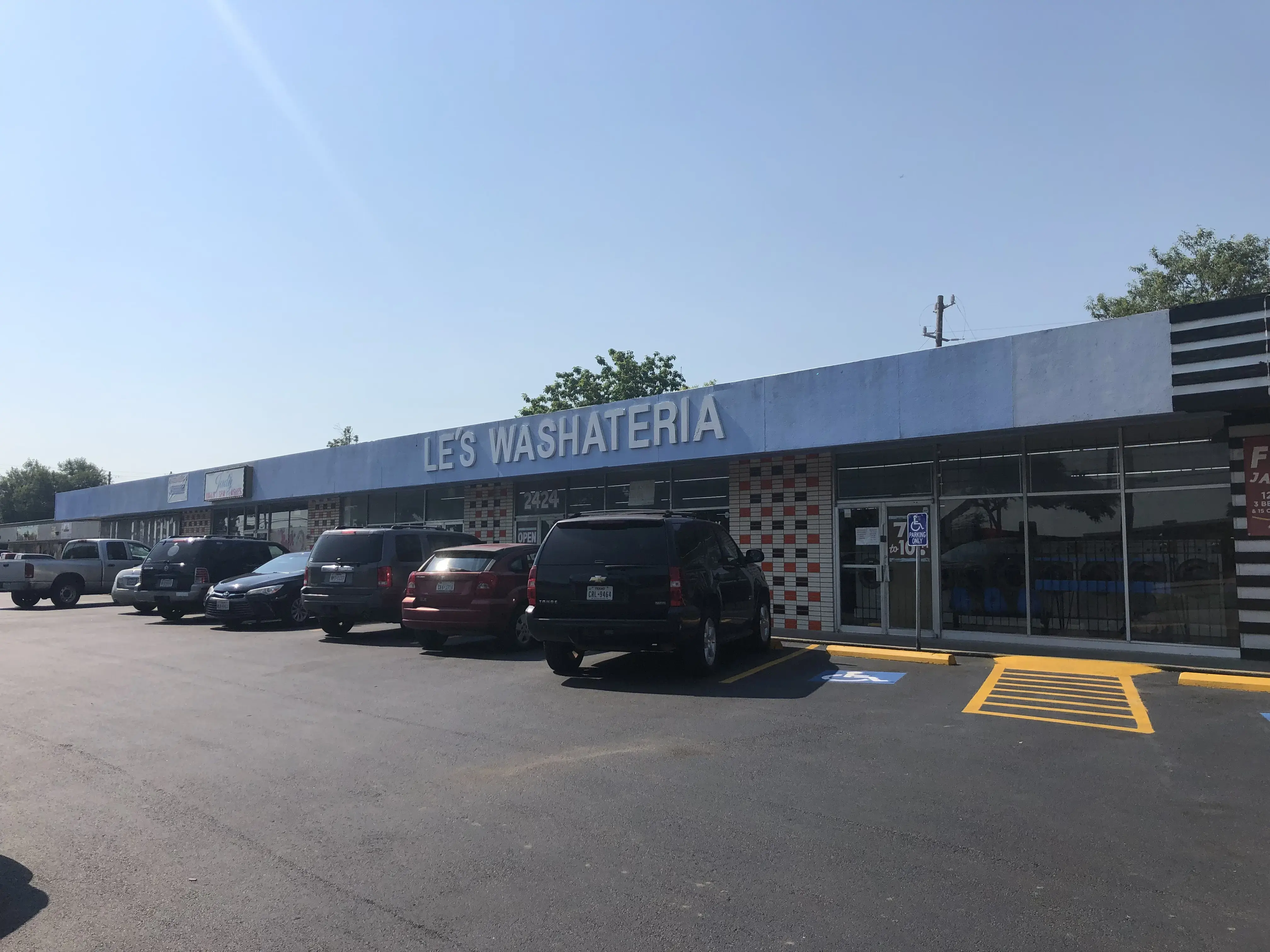 Le's Washateria Services Inc thumbnail 5