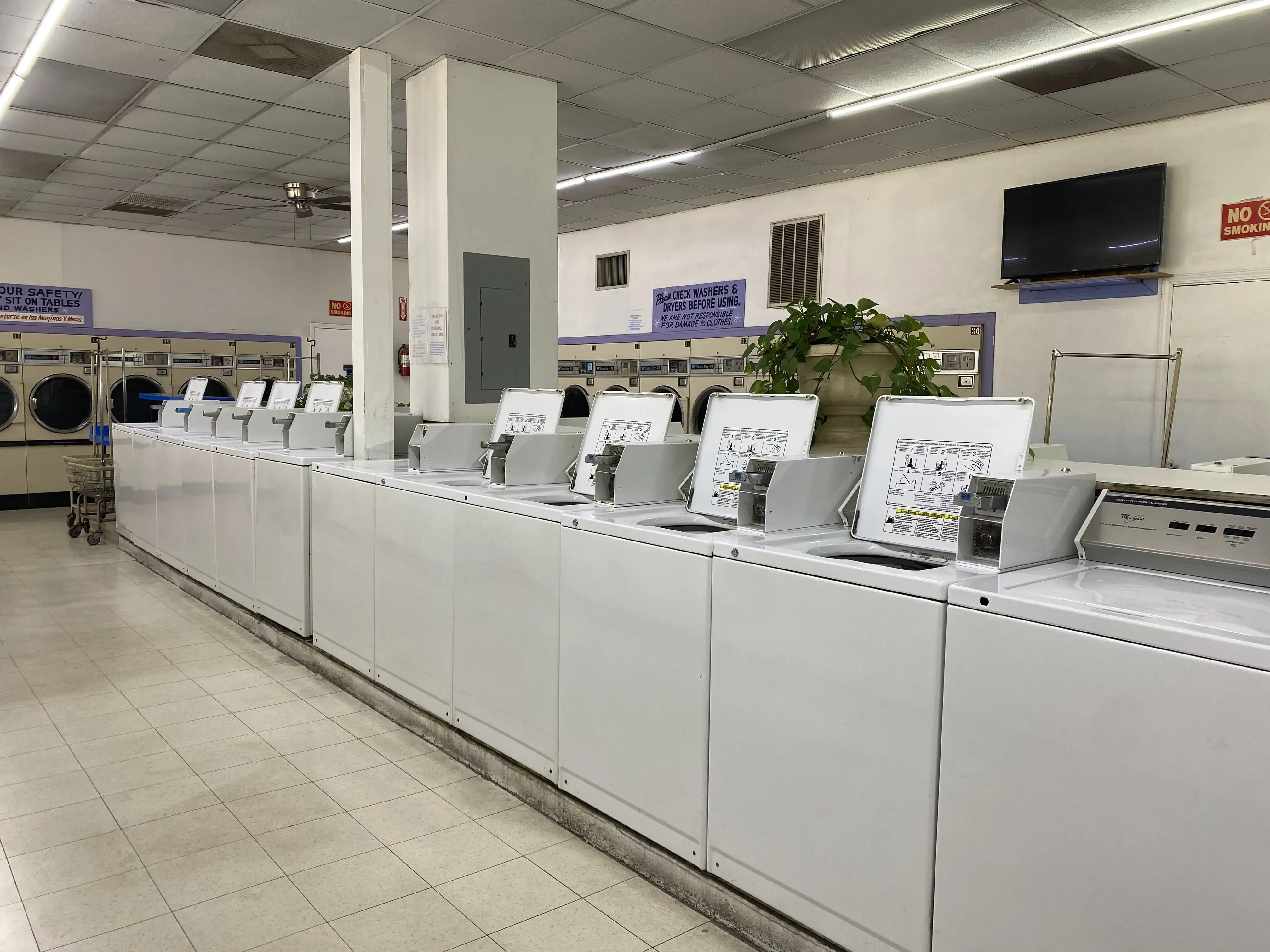 Le's Washateria Services Inc thumbnail 16