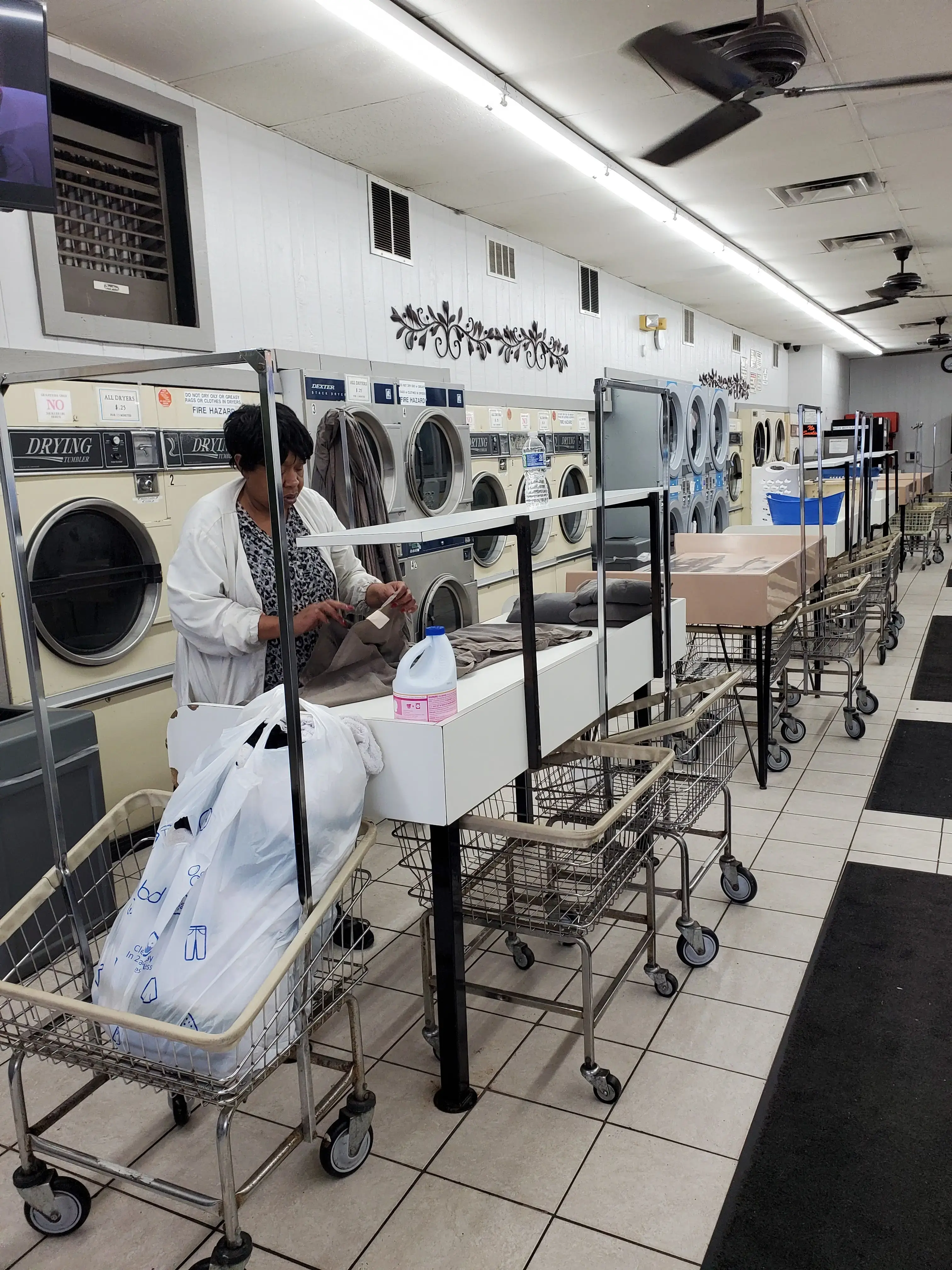 Lexington Laundromat thumbnail 5