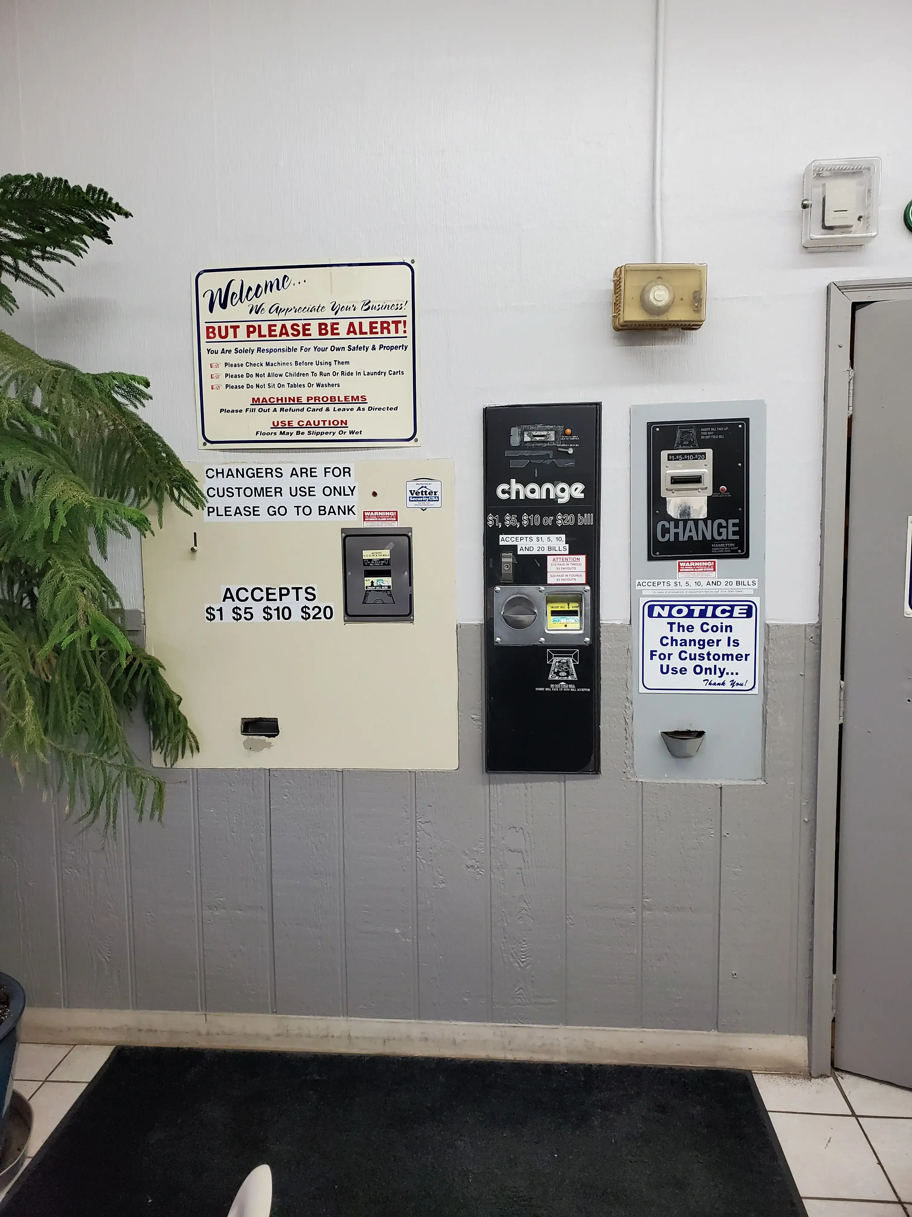 Lexington Laundromat - Image 6