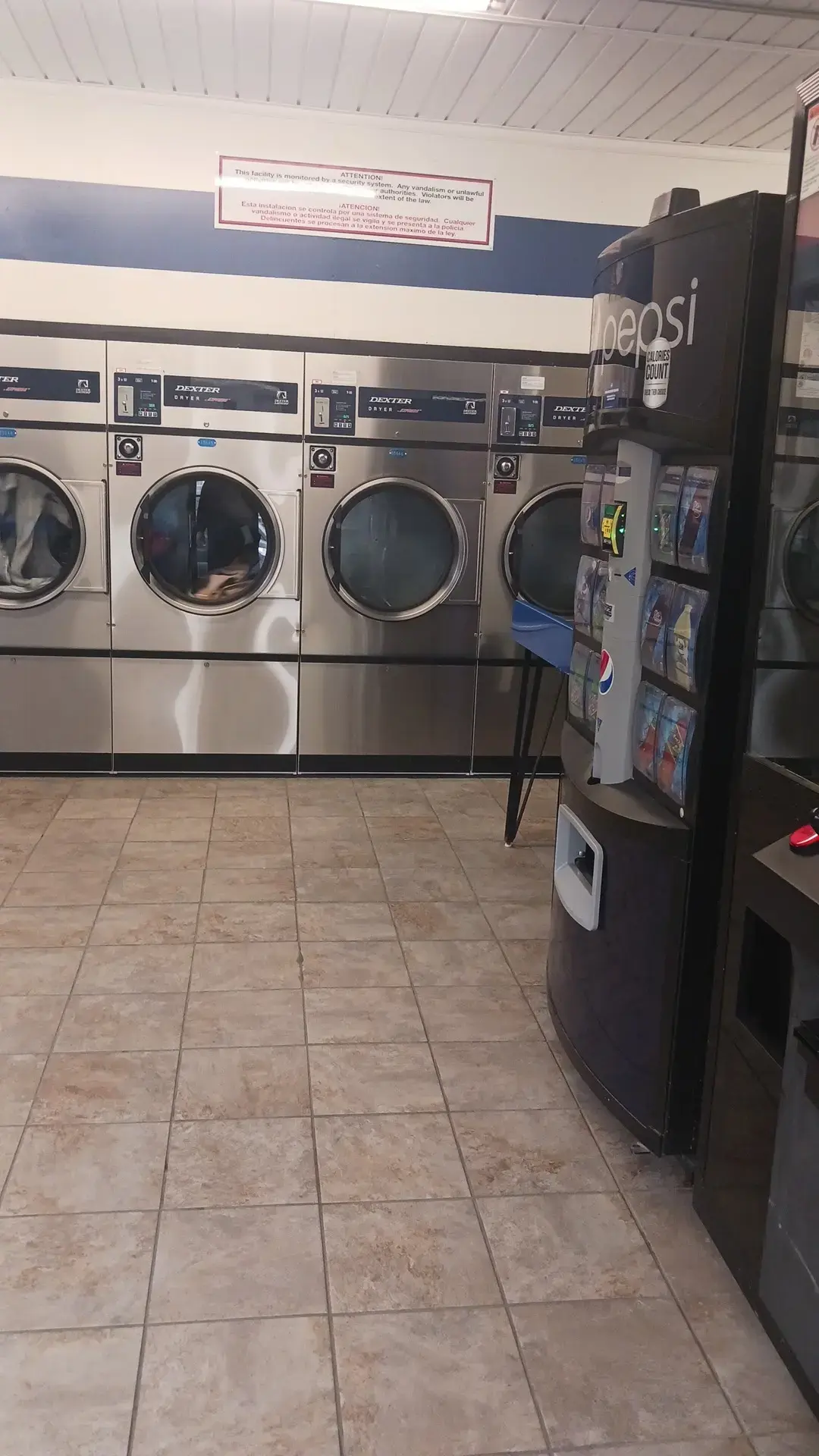 Lexington Laundry Land Laundromat - Image 10