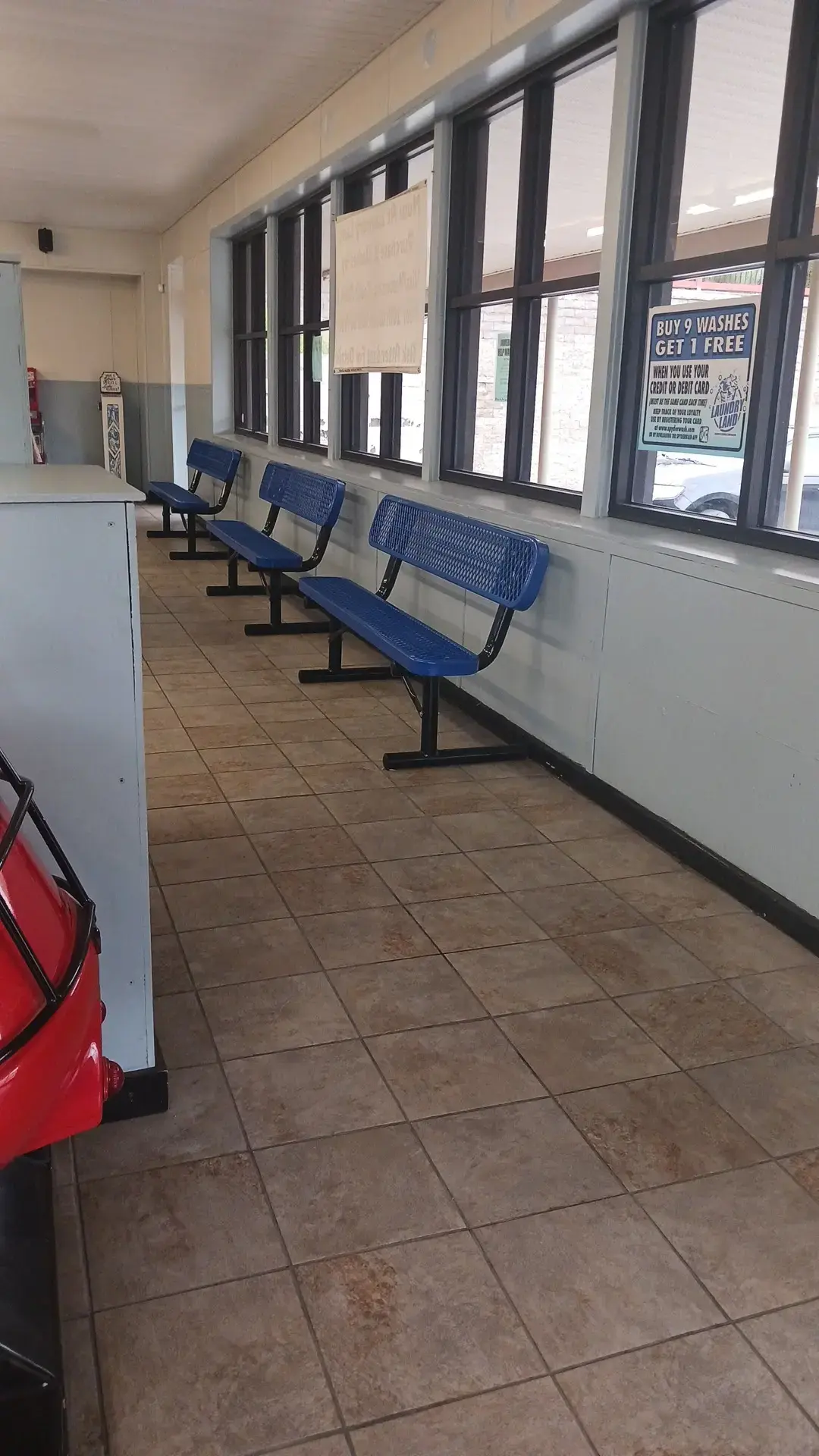 Lexington Laundry Land Laundromat - Image 6