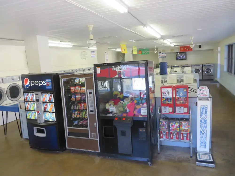 Lexington Laundry Land Laundromat thumbnail 3