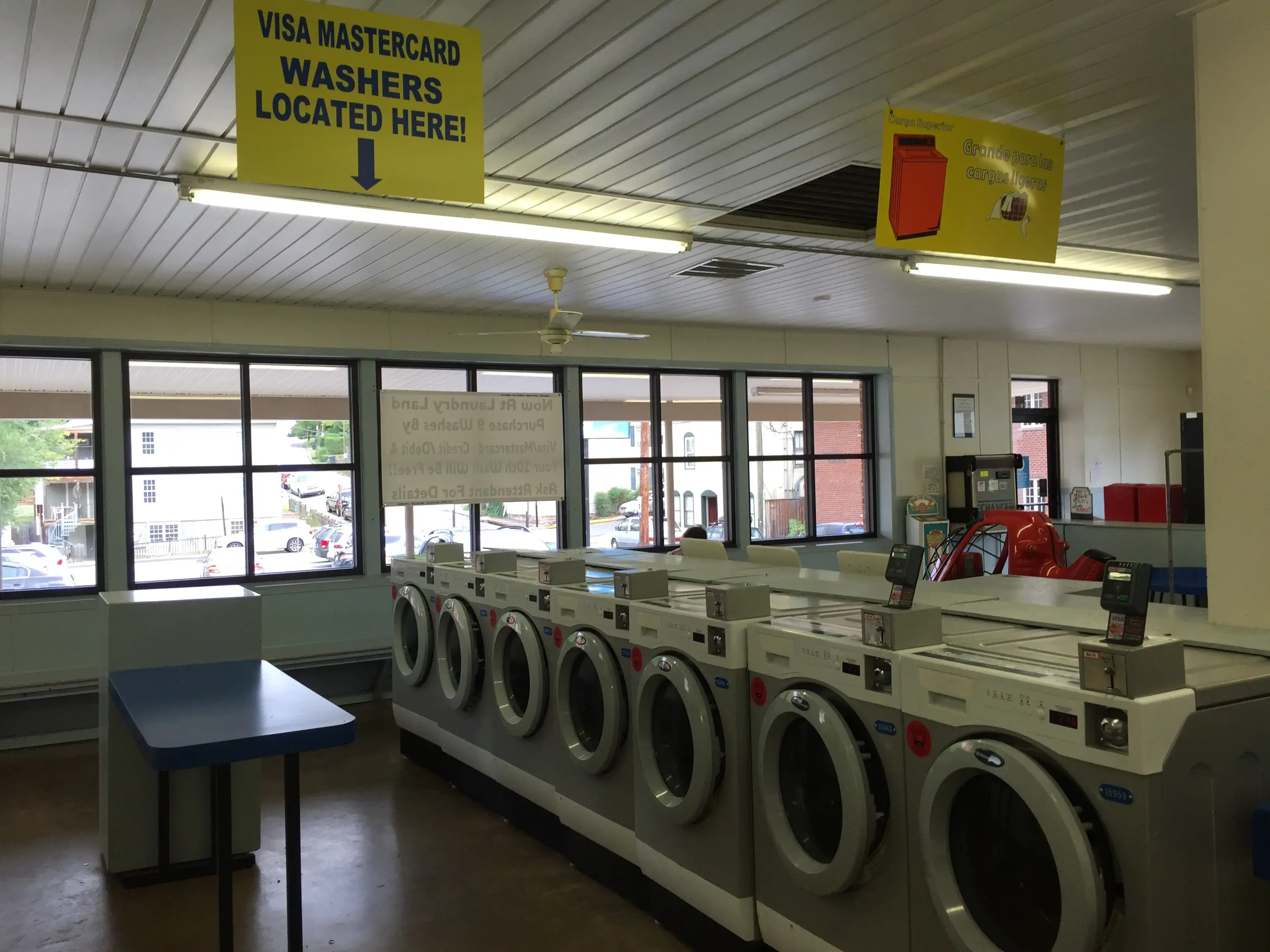 Lexington Laundry Land Laundromat - Image 14