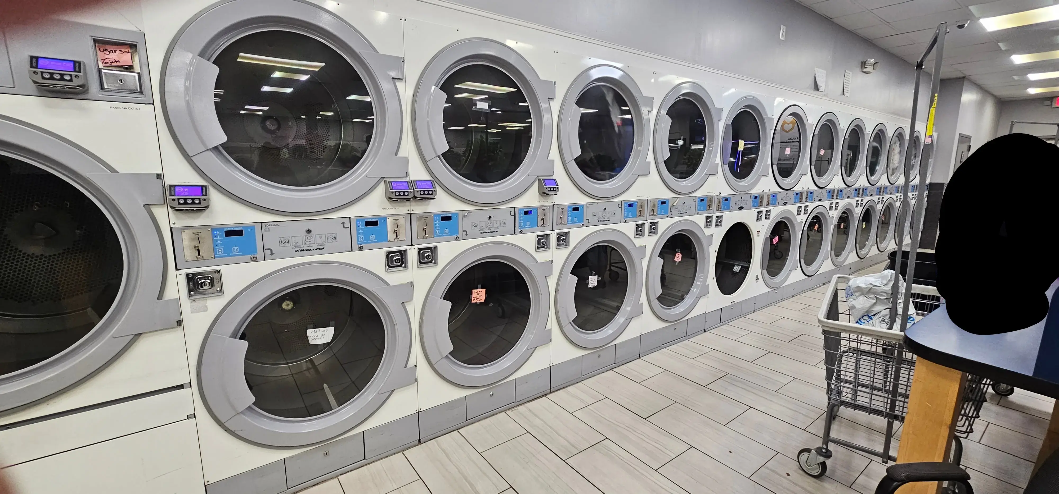 Liberia Laundromat thumbnail 2
