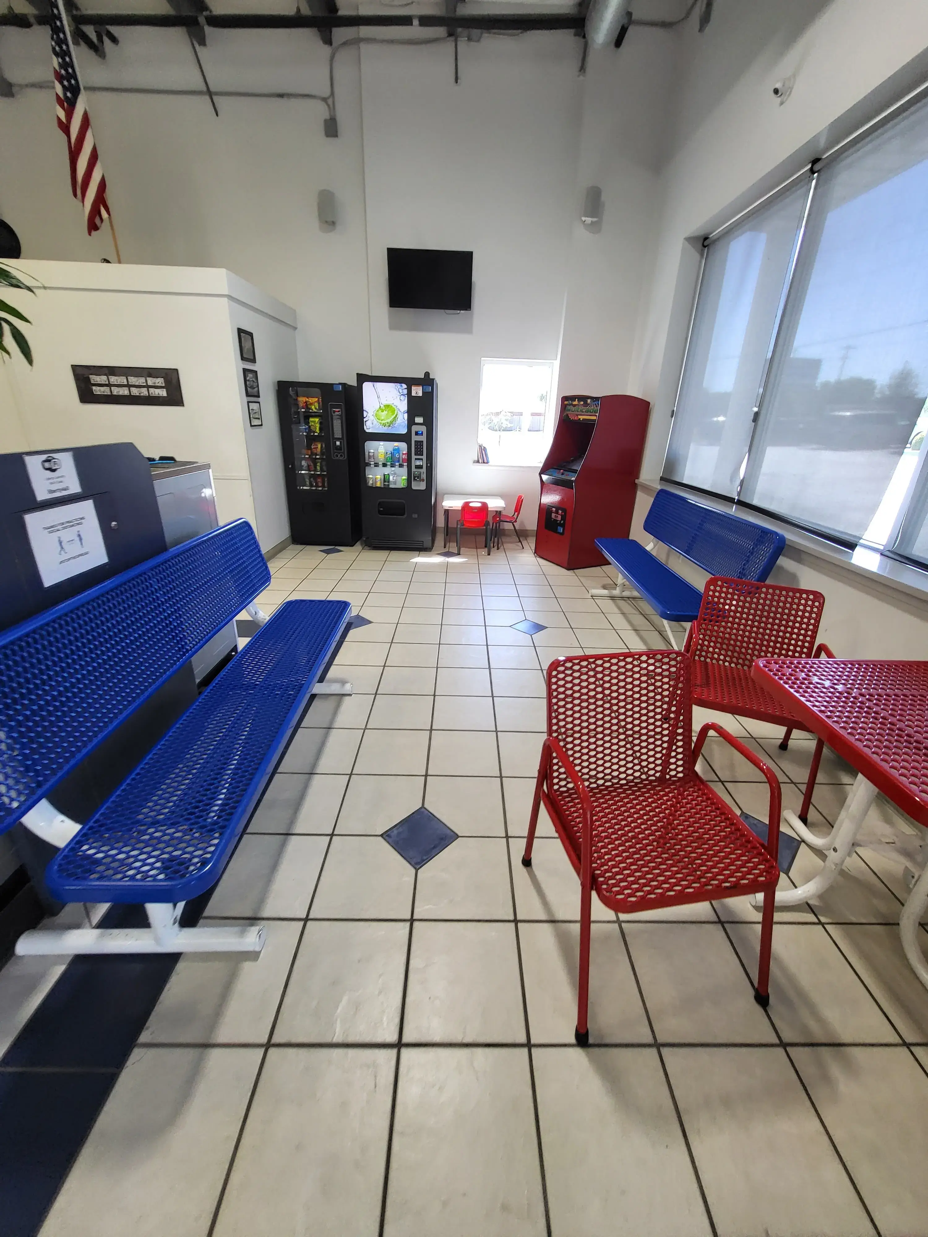 Liberty Laundry - Lynn Lane Store - Image 7