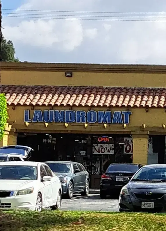 Liberty Laundry Laundromat in Paramount - Image 3
