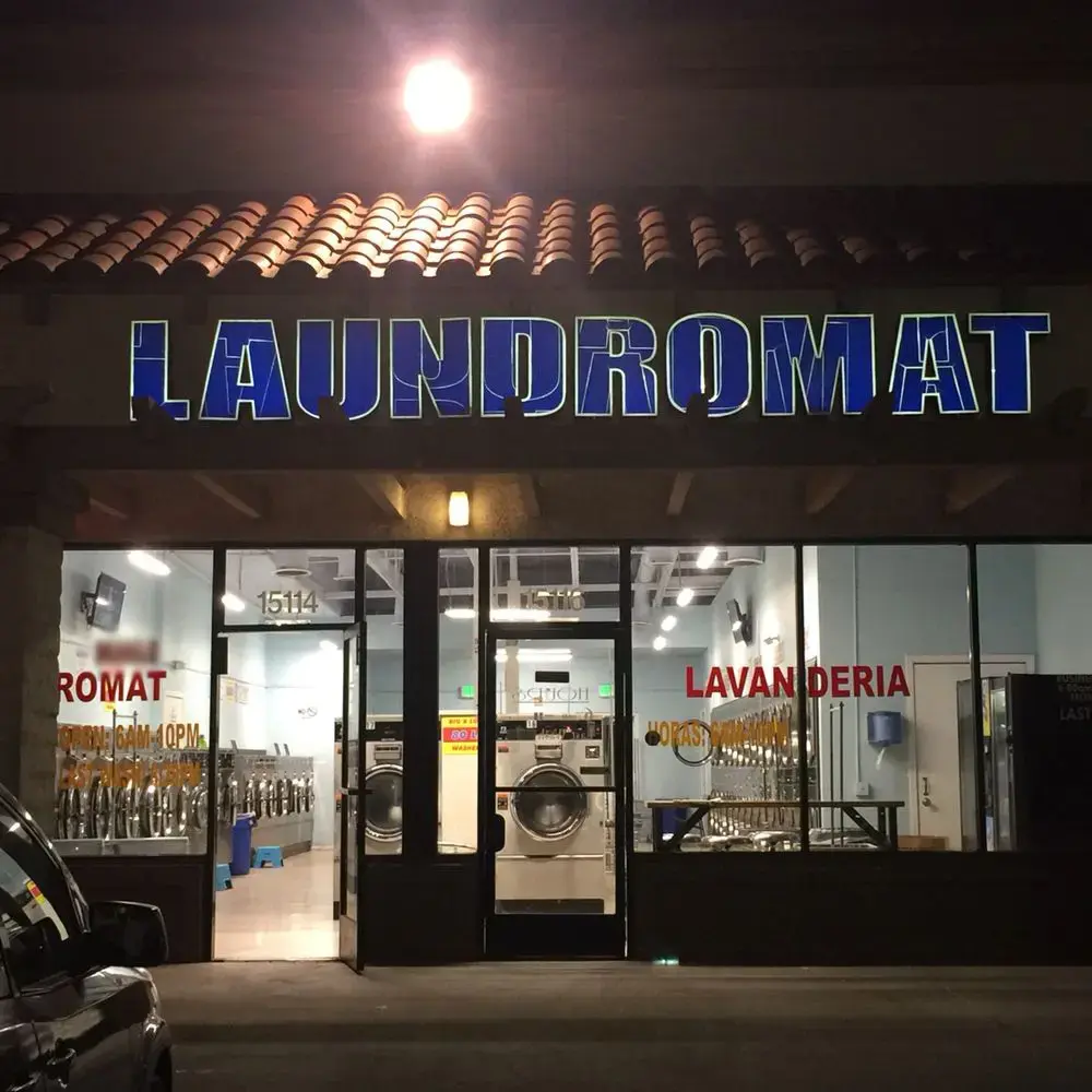 Liberty Laundry Laundromat in Paramount - Image 6